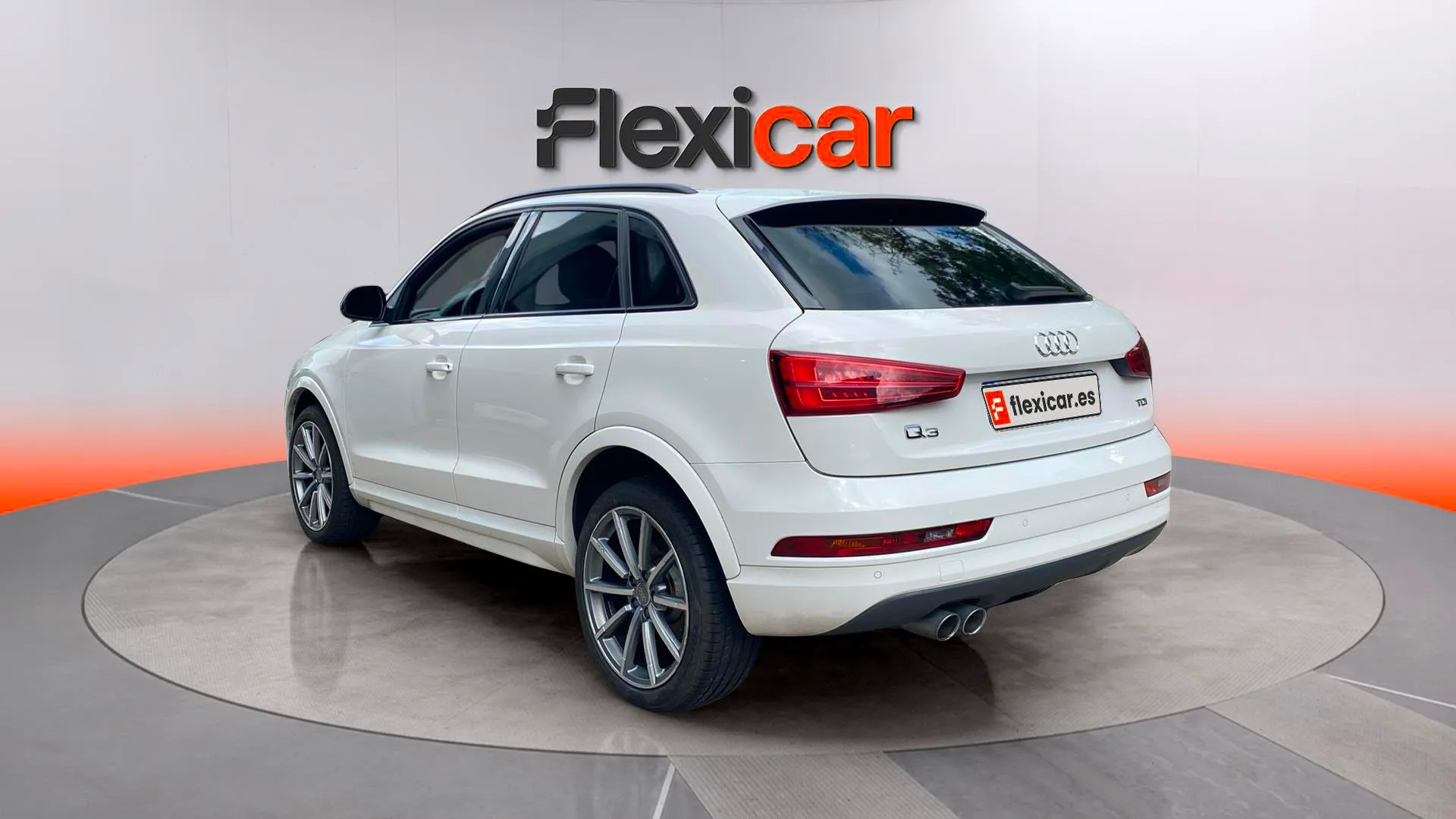 Audi Q3 2.0 TDI - foto 7