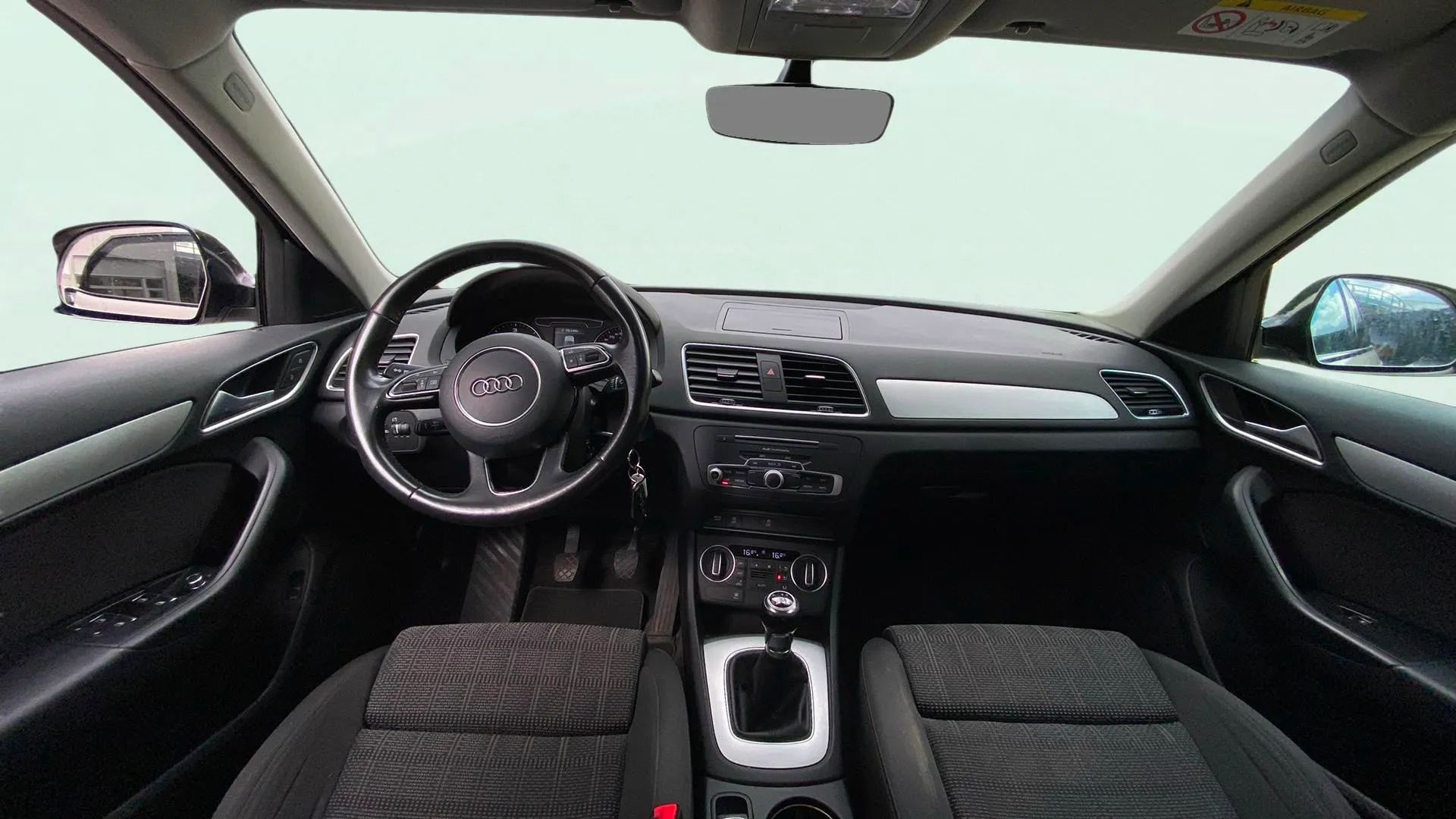 Audi Q3 2.0 TDI - foto 9