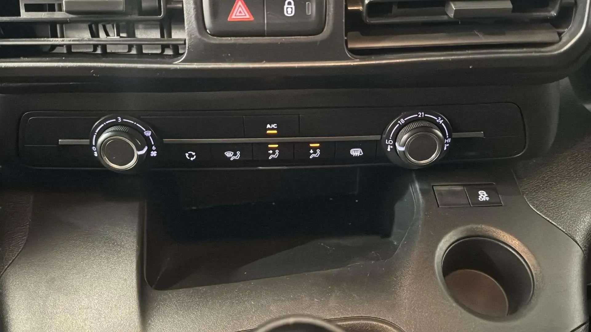 Peugeot Partner 1.5 BlueHDi Pro Standard 600kg 100 - foto 13