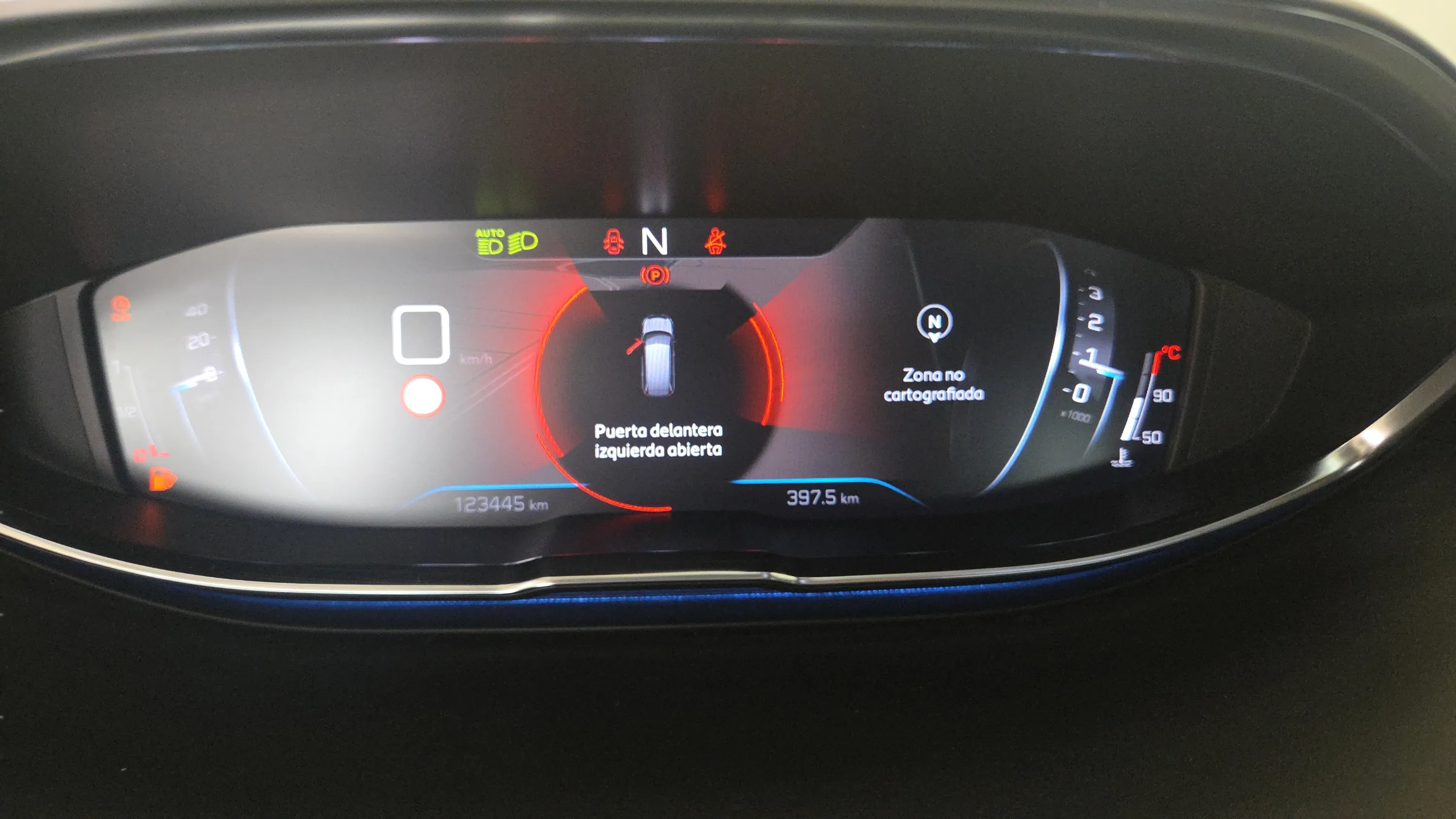 Peugeot 5008 1.5 BlueHDi Allure EAT8 - foto 16
