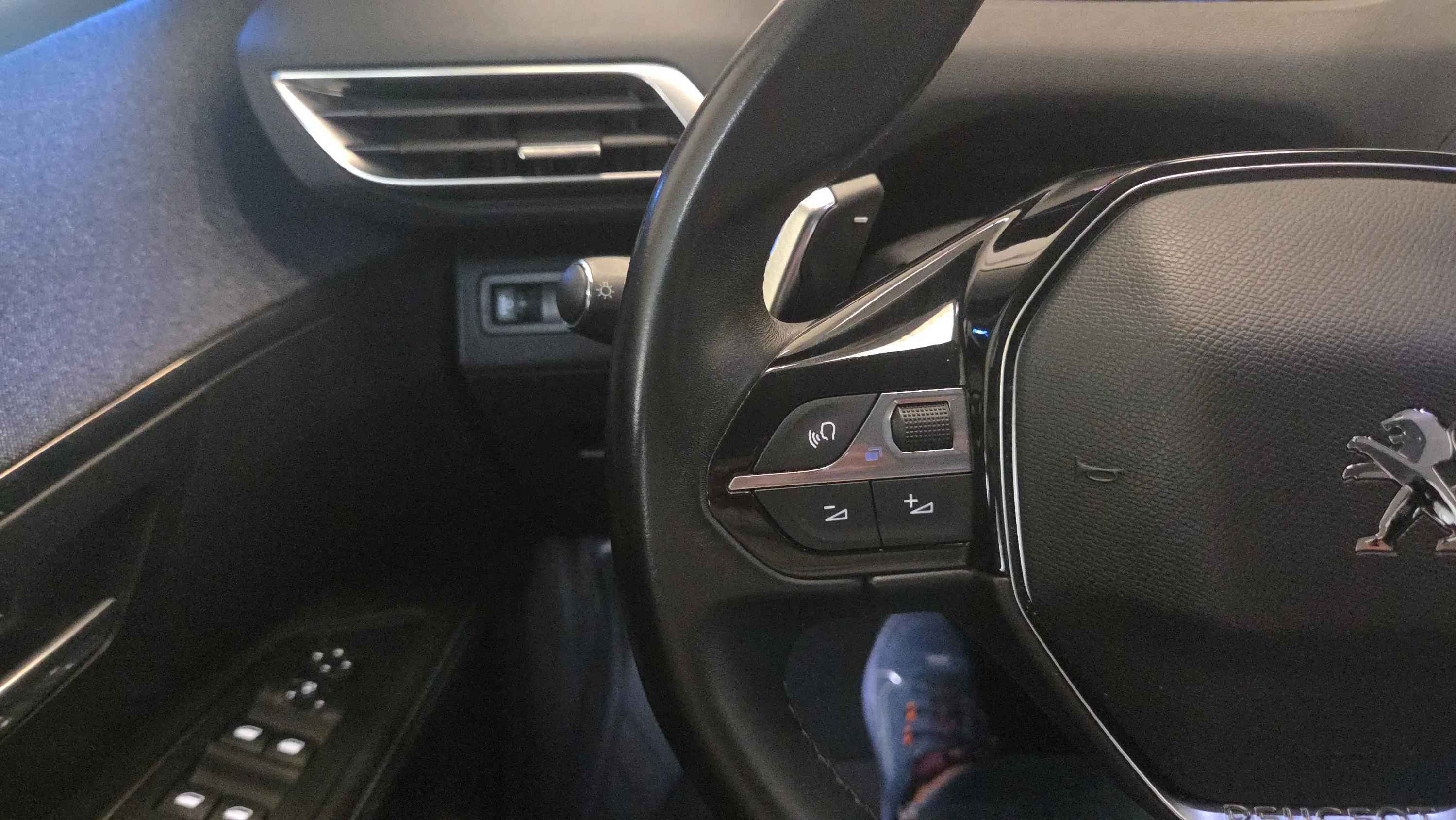 Peugeot 5008 1.5 BlueHDi Allure EAT8 - foto 14