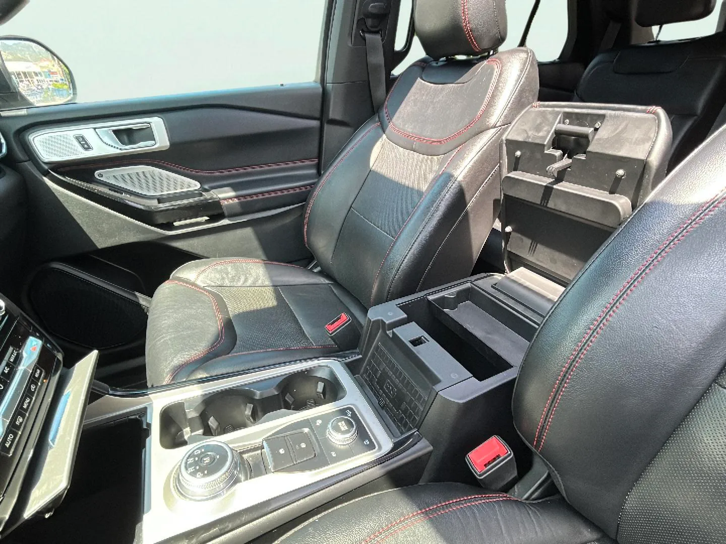 Ford Explorer 3.0 PHEV AWD ST-Line - foto 23