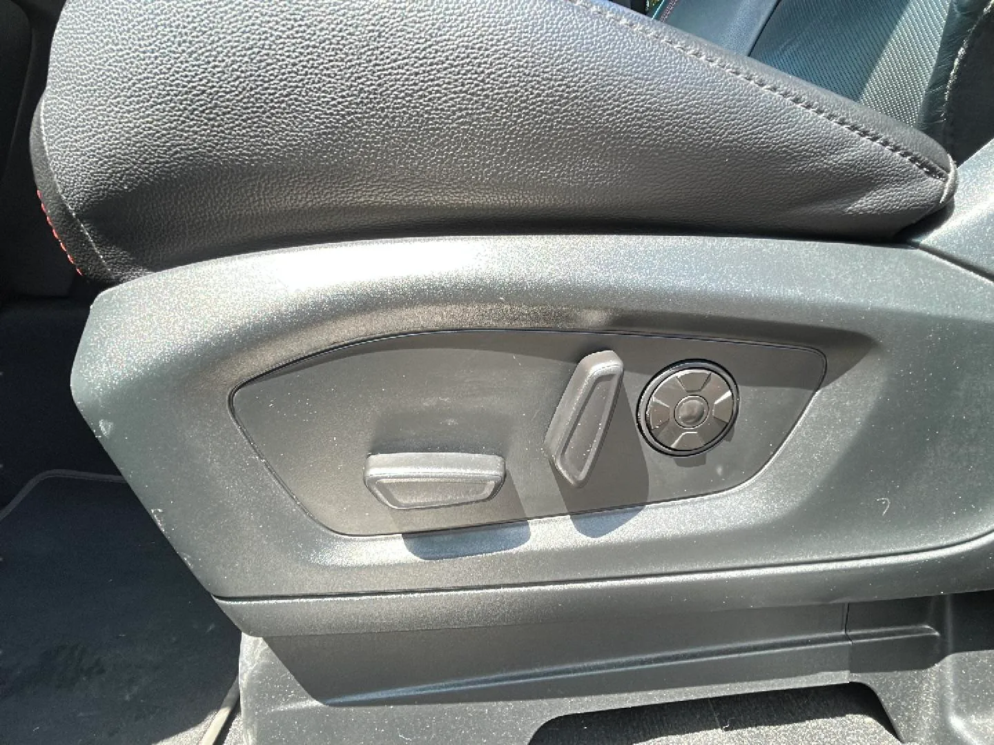 Ford Explorer 3.0 PHEV AWD ST-Line - foto 28
