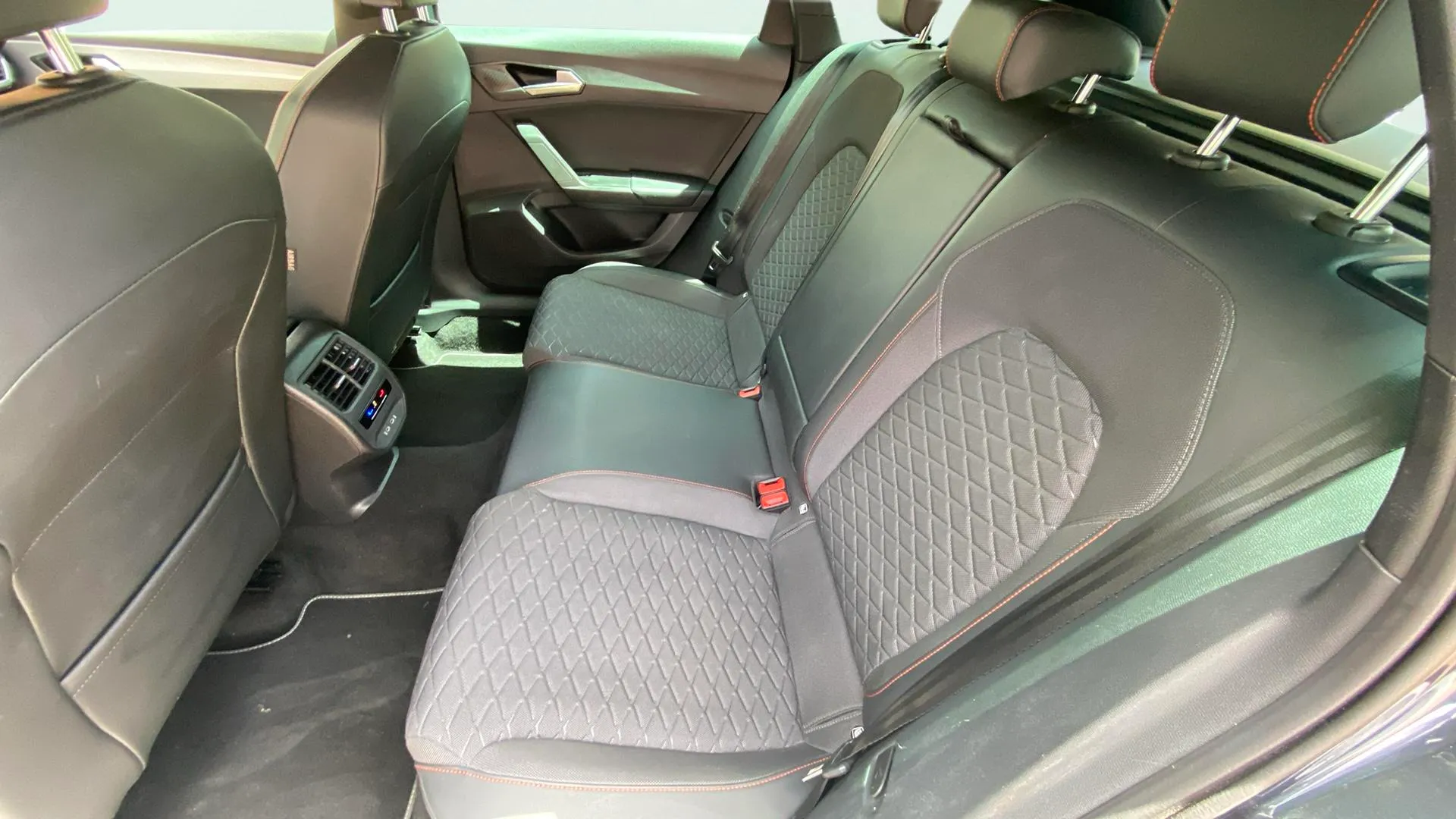 SEAT León SP 1.4 e-Hybrid DSG FR - foto 13