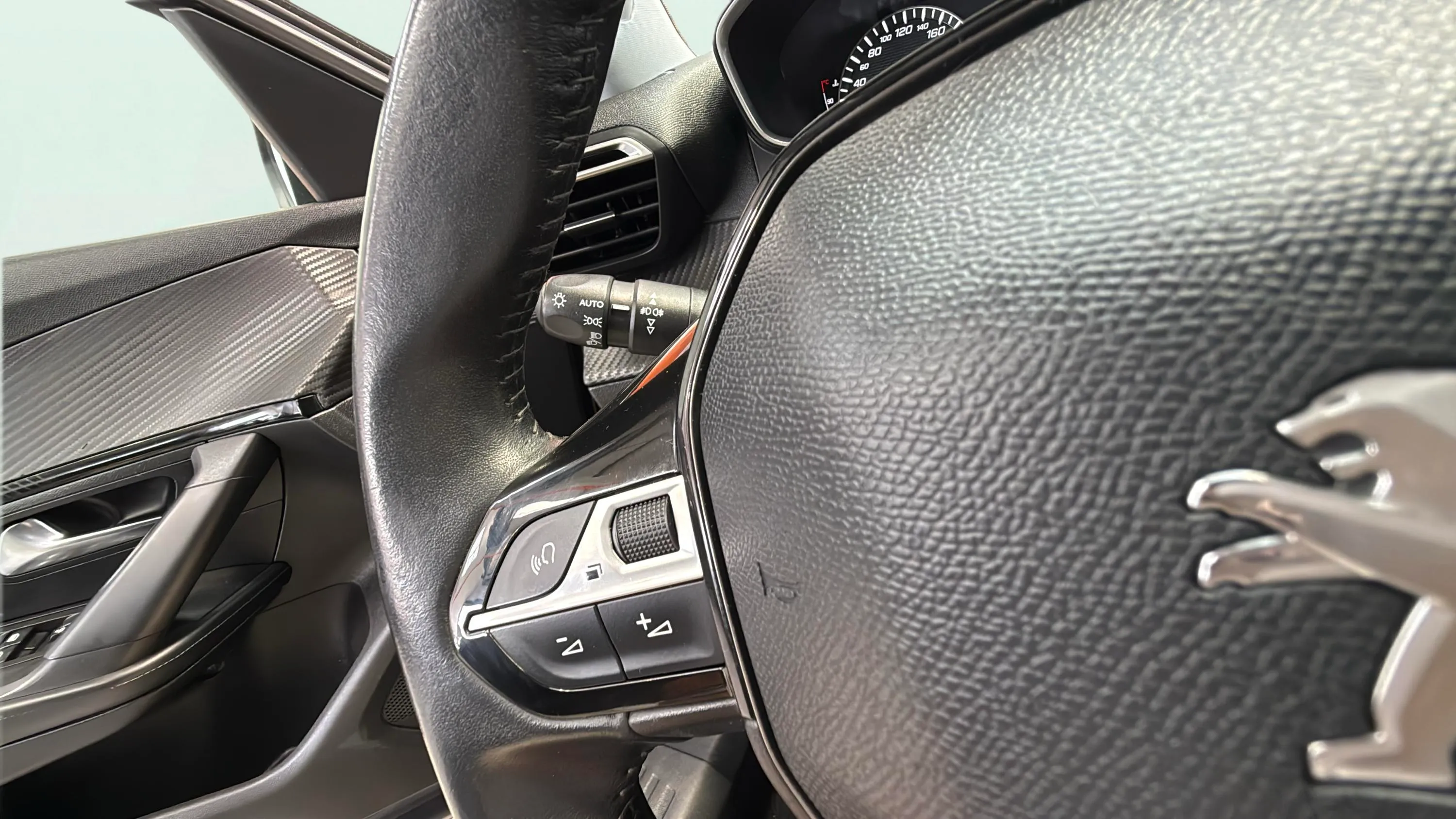 Peugeot 2008 Allure Pack BlueHDi - foto 13