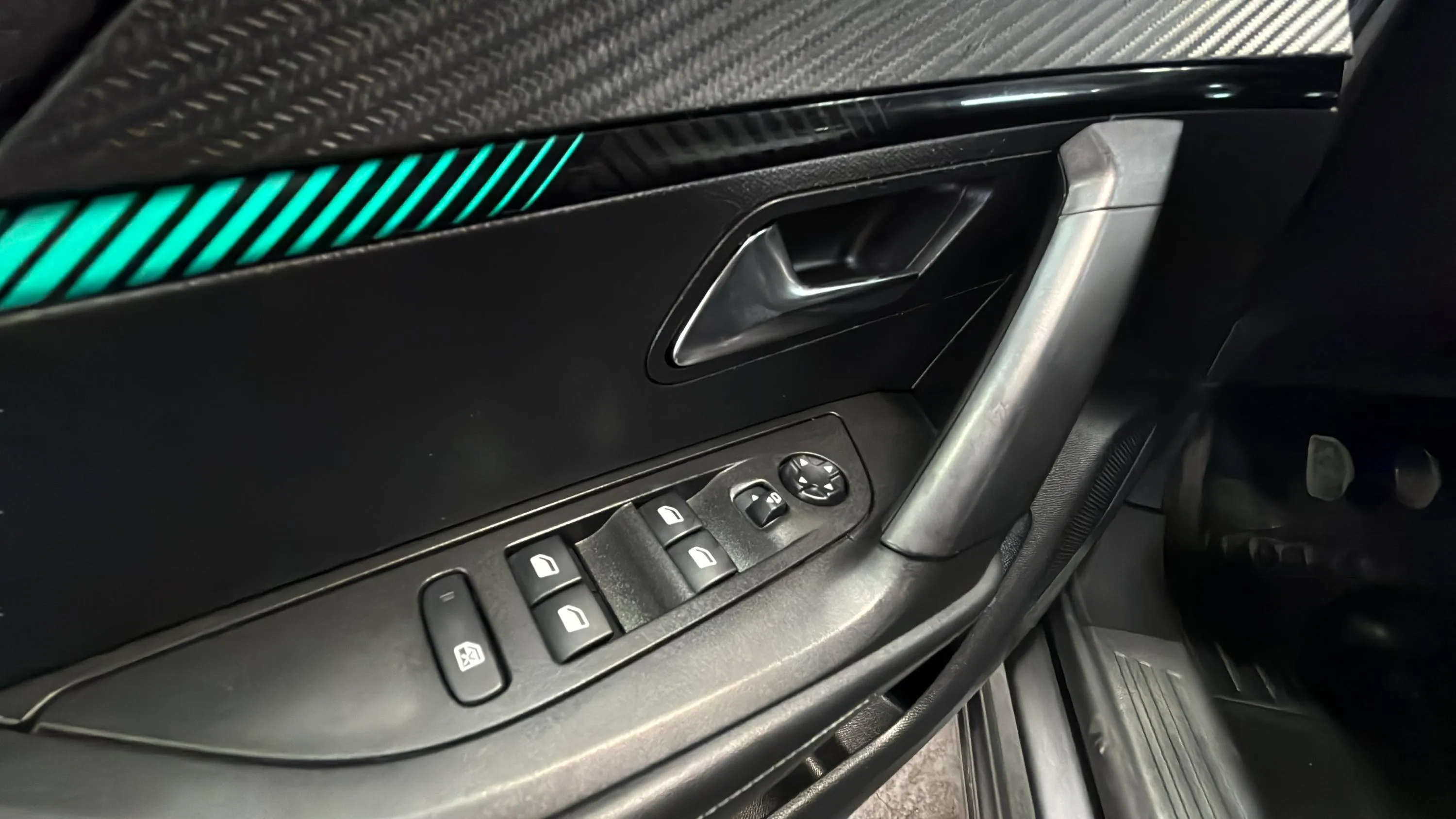 Peugeot 2008 Allure Pack BlueHDi - foto 12