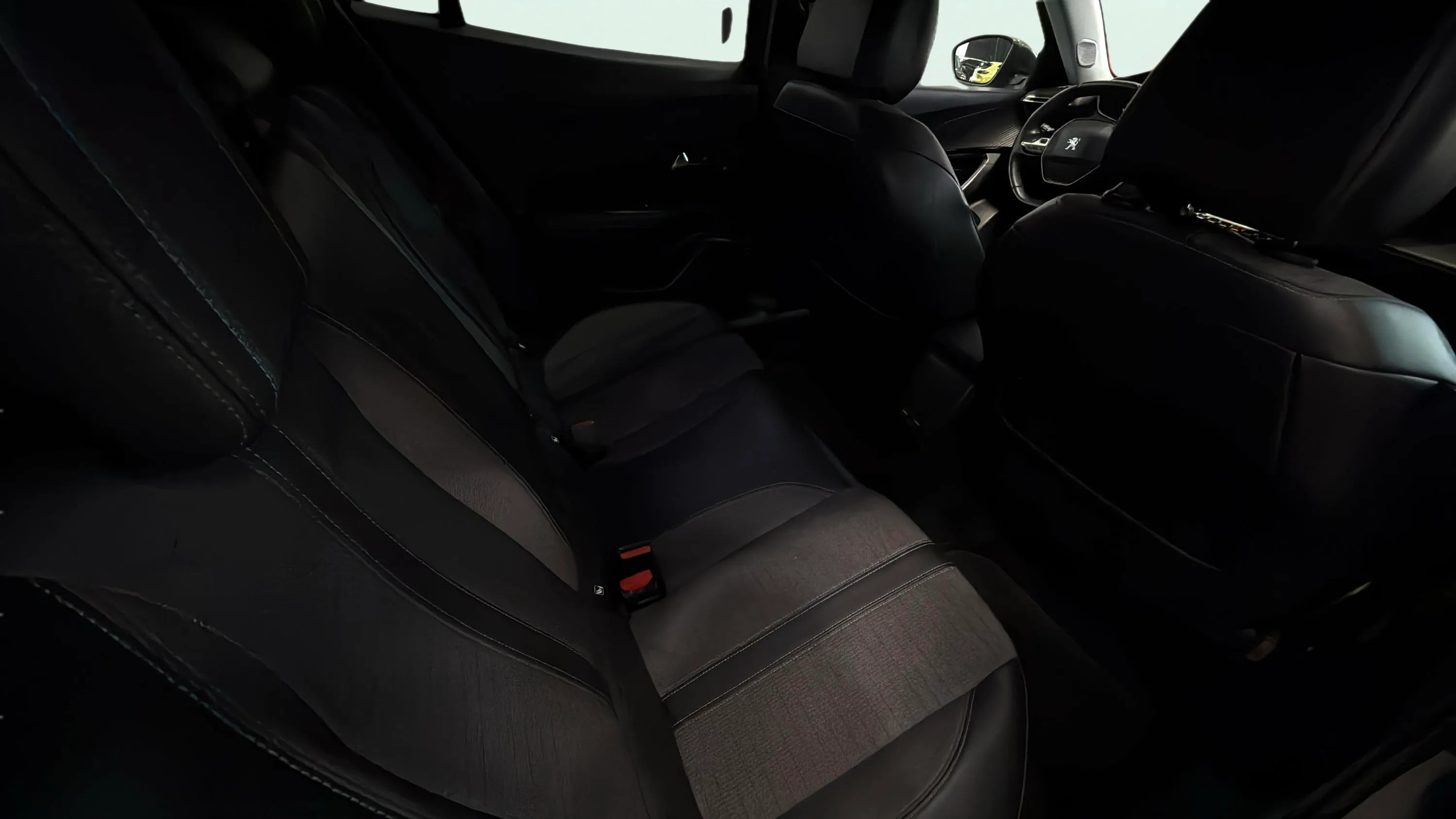 Peugeot 2008 Allure Pack BlueHDi - foto 26
