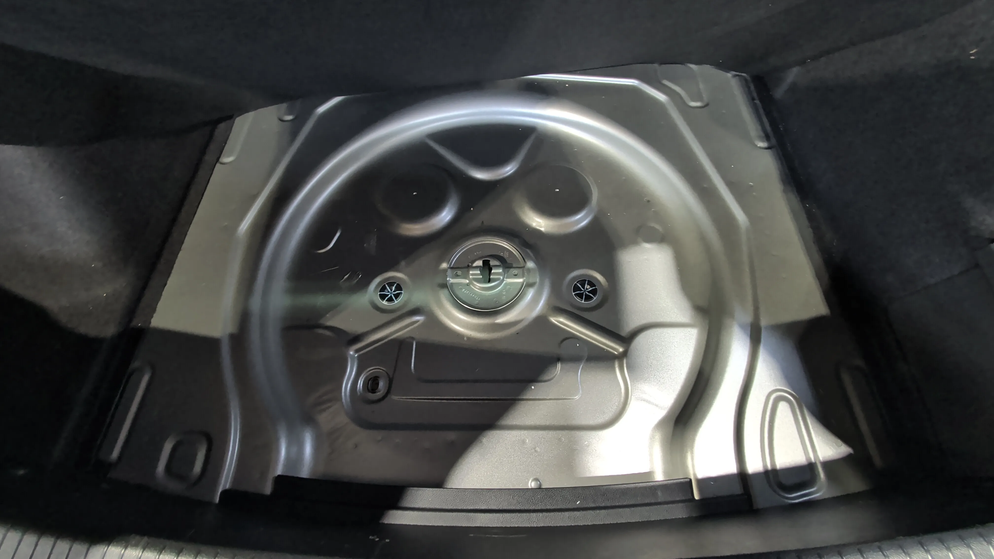 Volkswagen Tiguan R-Line 2.0 TDI DSG - foto 21