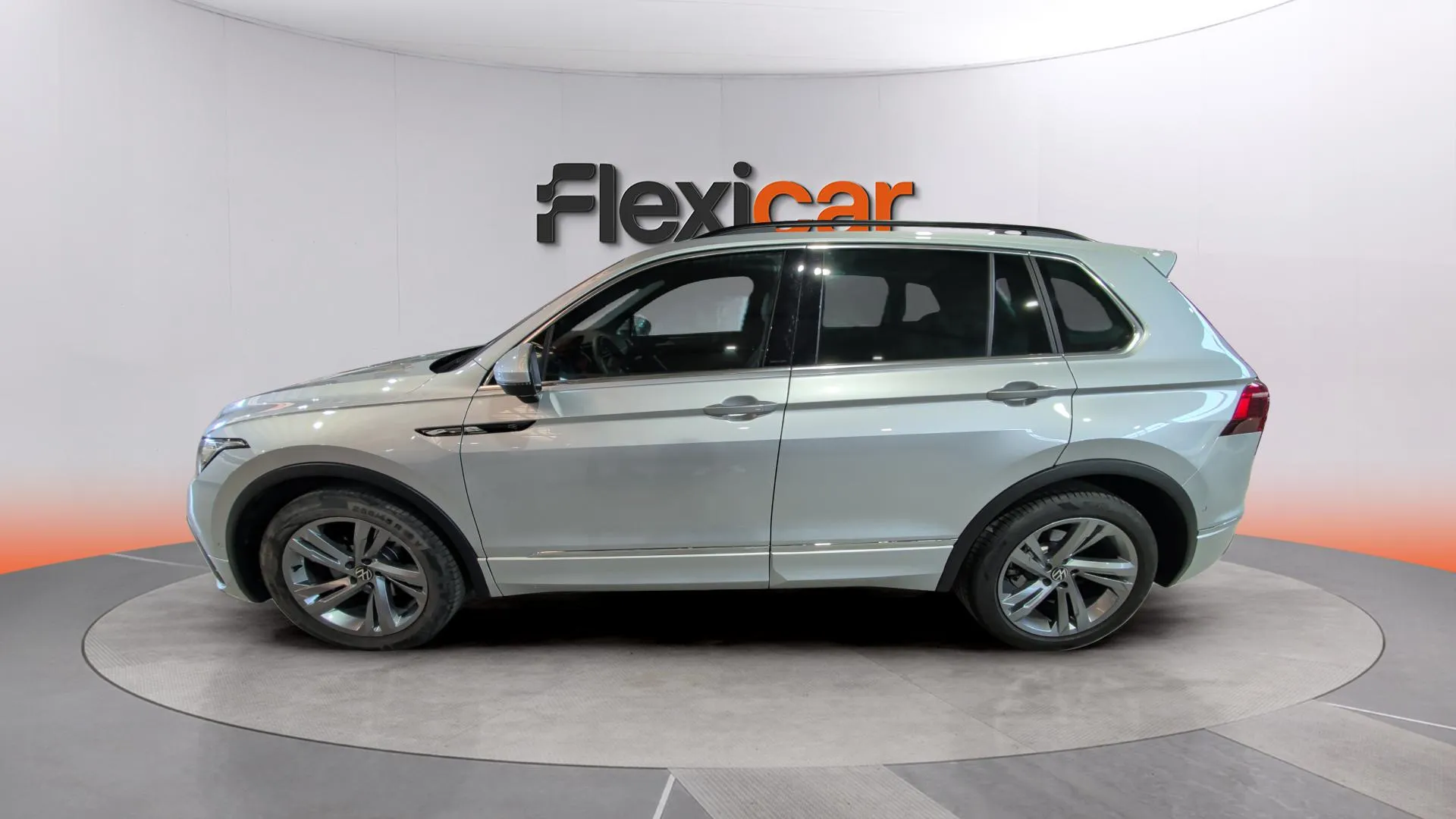 Volkswagen Tiguan R-Line 2.0 TDI DSG - foto 4