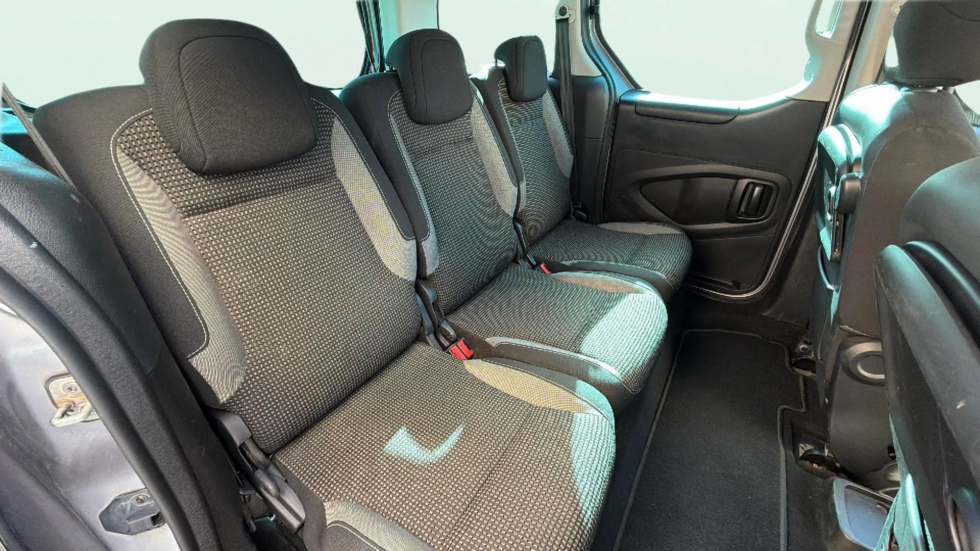 Peugeot Partner 1.2 PureTech - foto 14