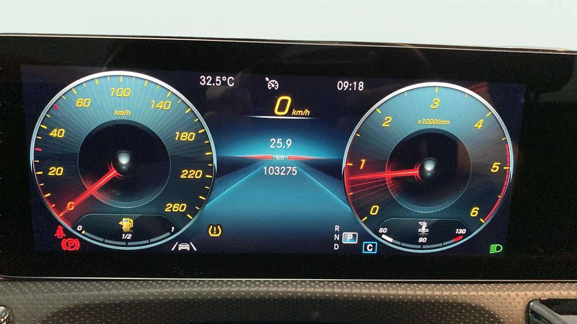 Mercedes-Benz CLA 180 D DCT Shooting Brake - foto 17
