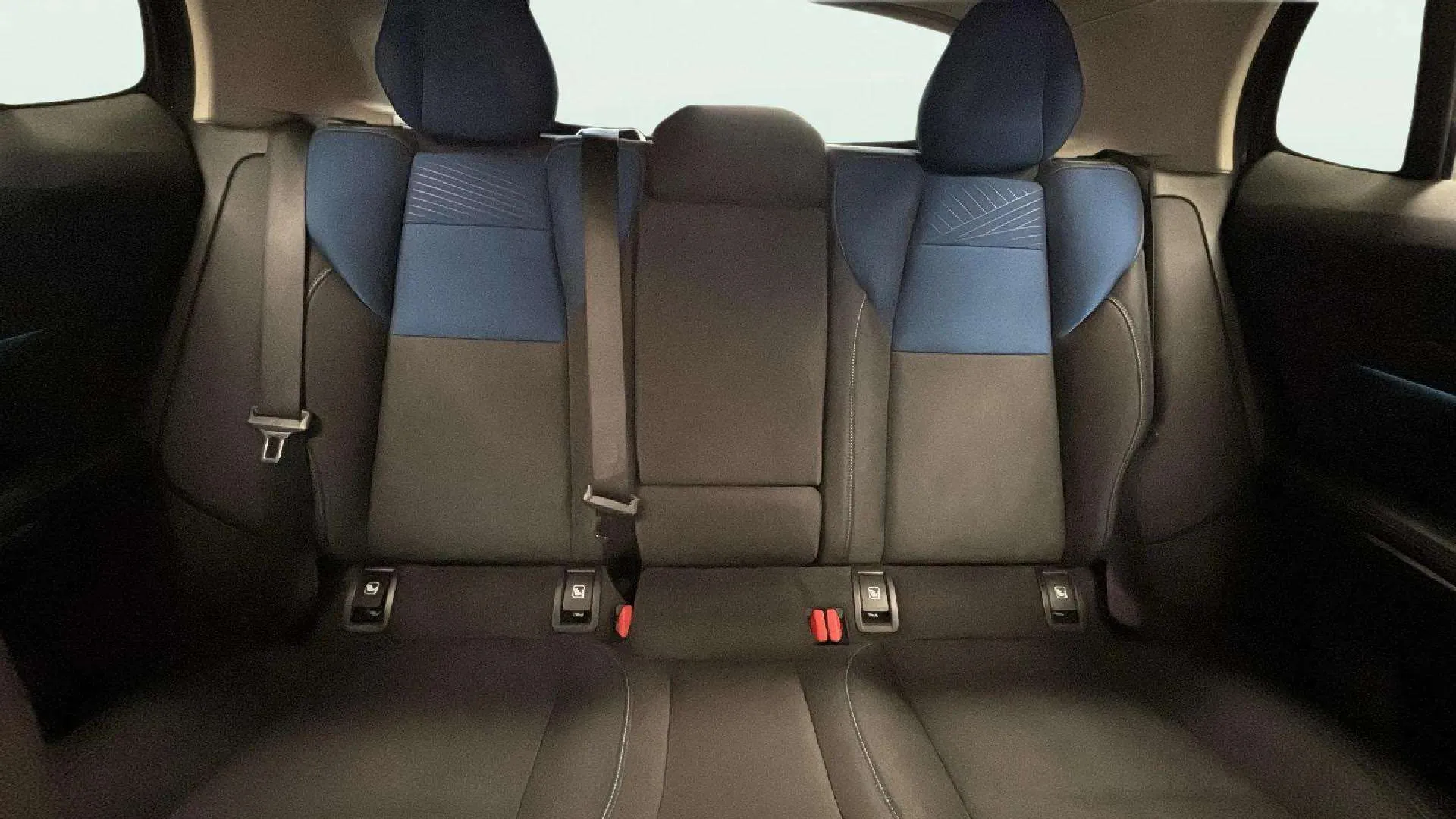 Lynk & Co 01 1.5 PHEV - foto 16
