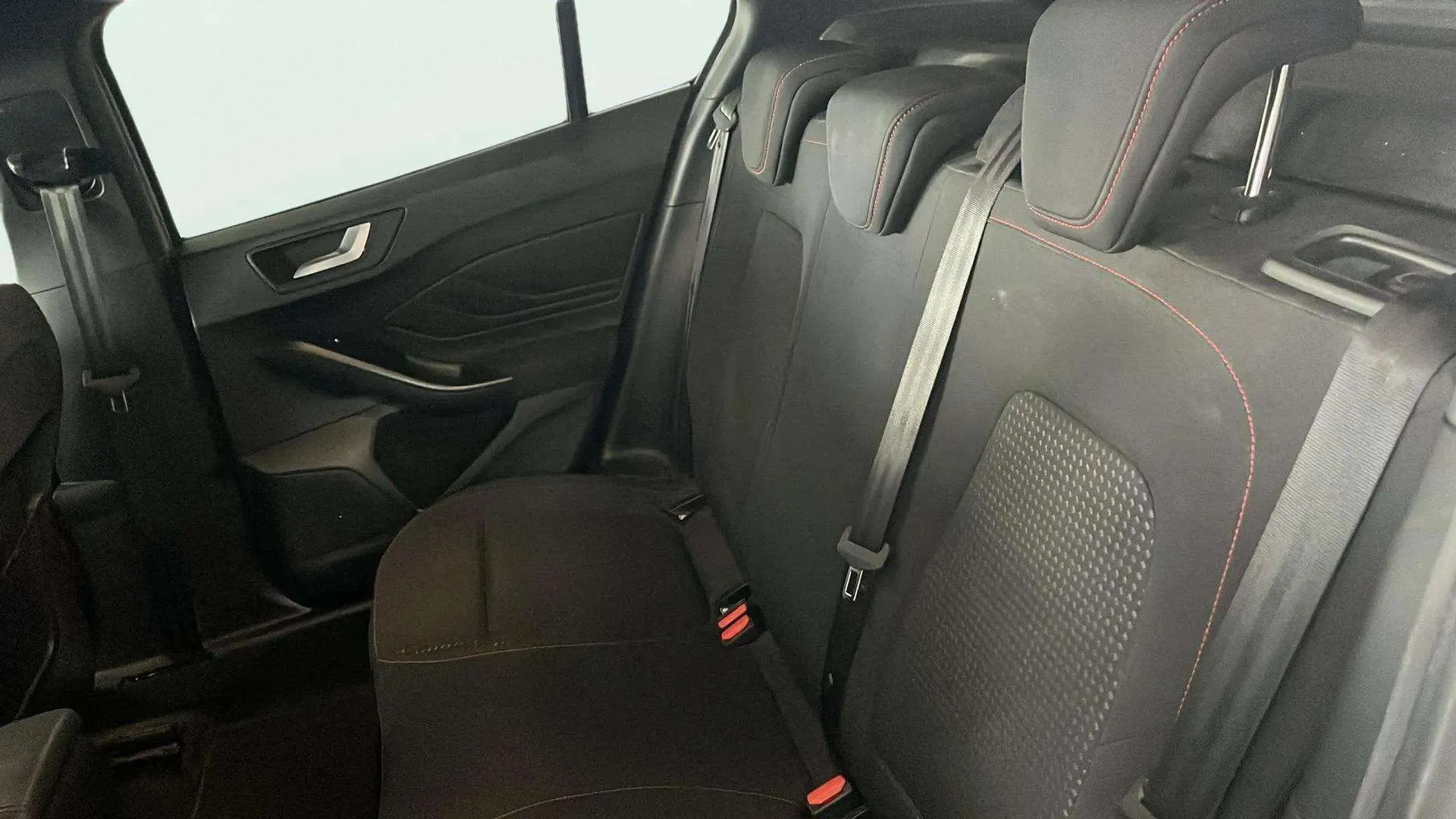 Ford Focus 1.5 EcoBlue Trend - foto 23