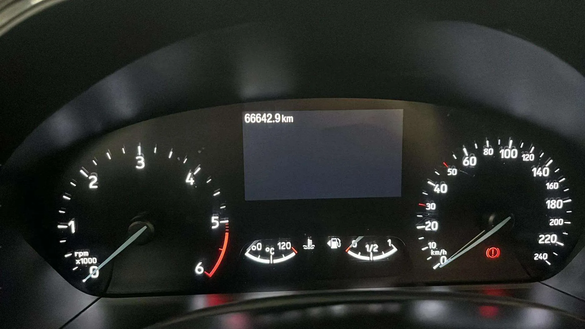 Ford Focus 1.5 EcoBlue Trend - foto 14
