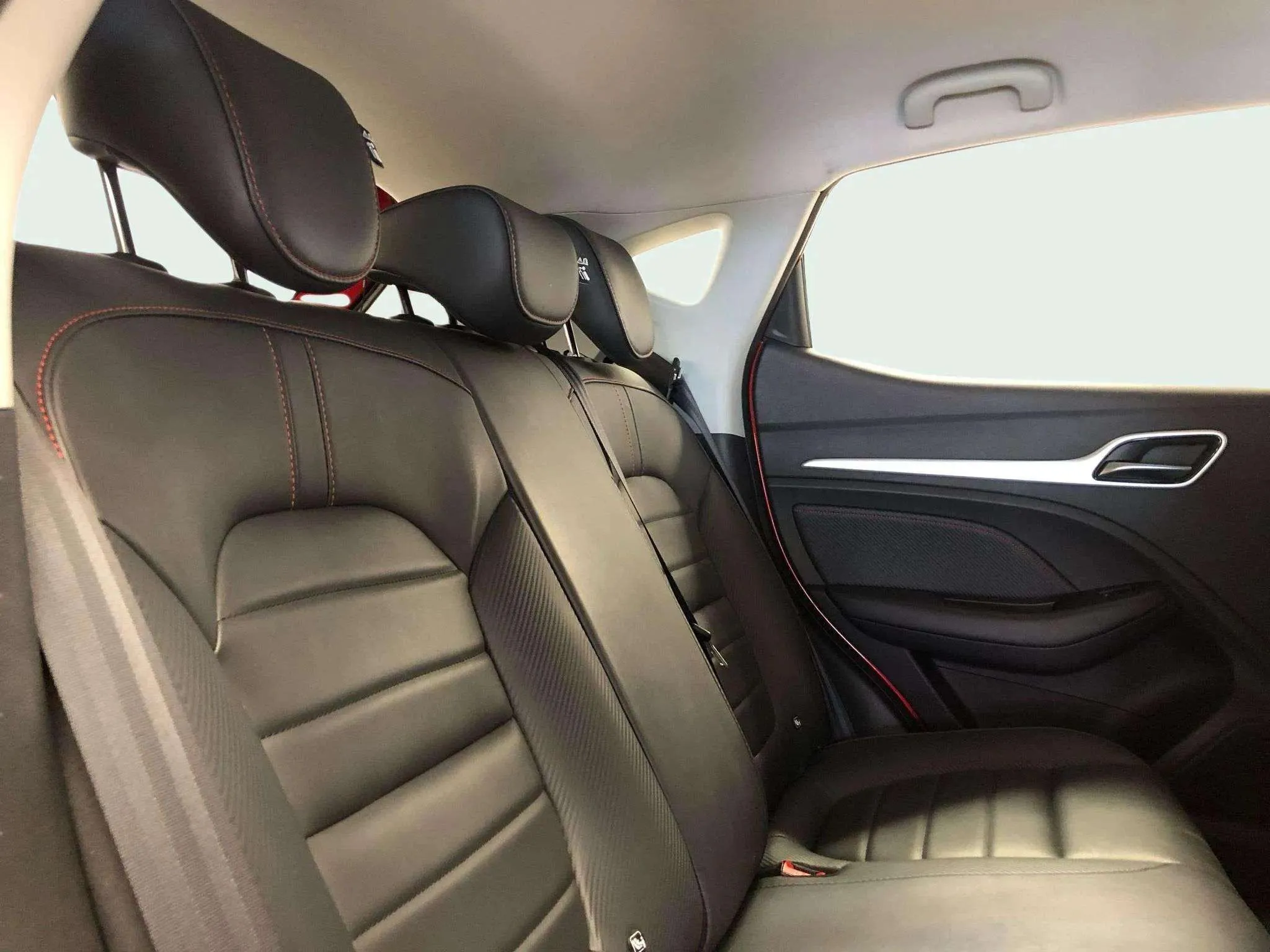 MG ZS 1.5 Luxury - foto 13