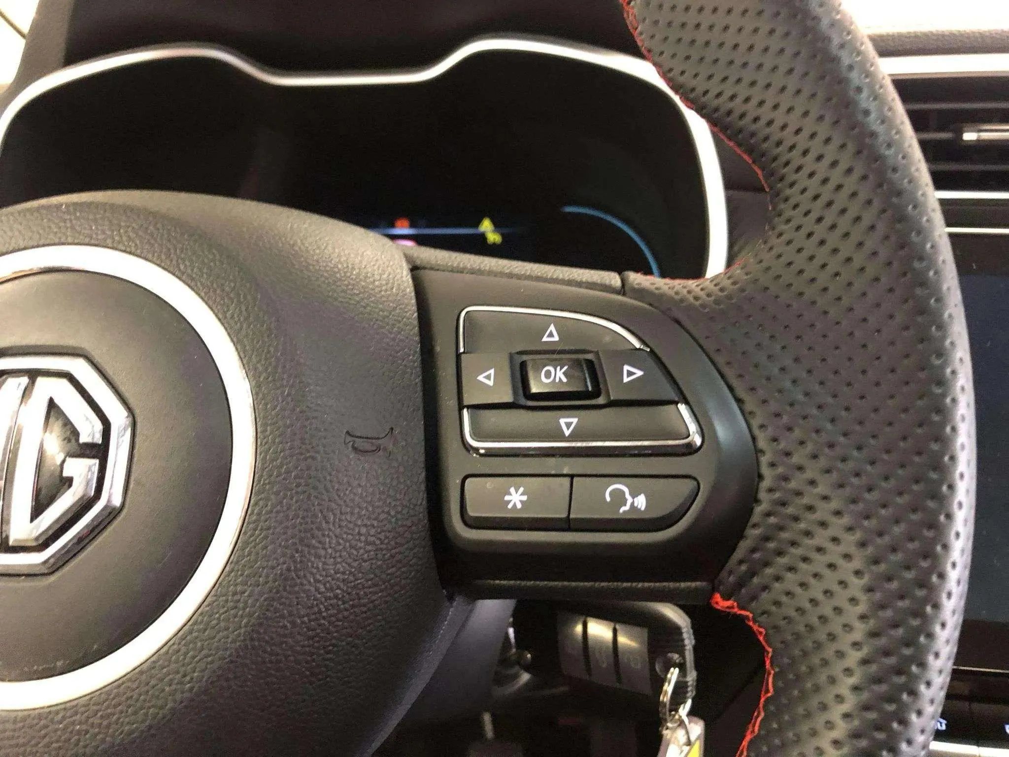MG ZS 1.5 Luxury - foto 15