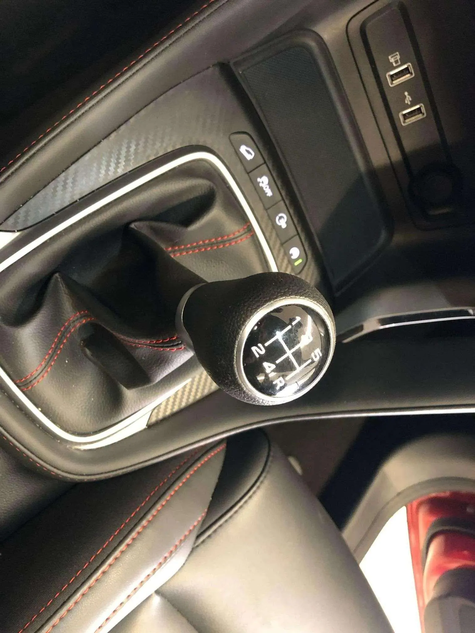 MG ZS 1.5 Luxury - foto 8