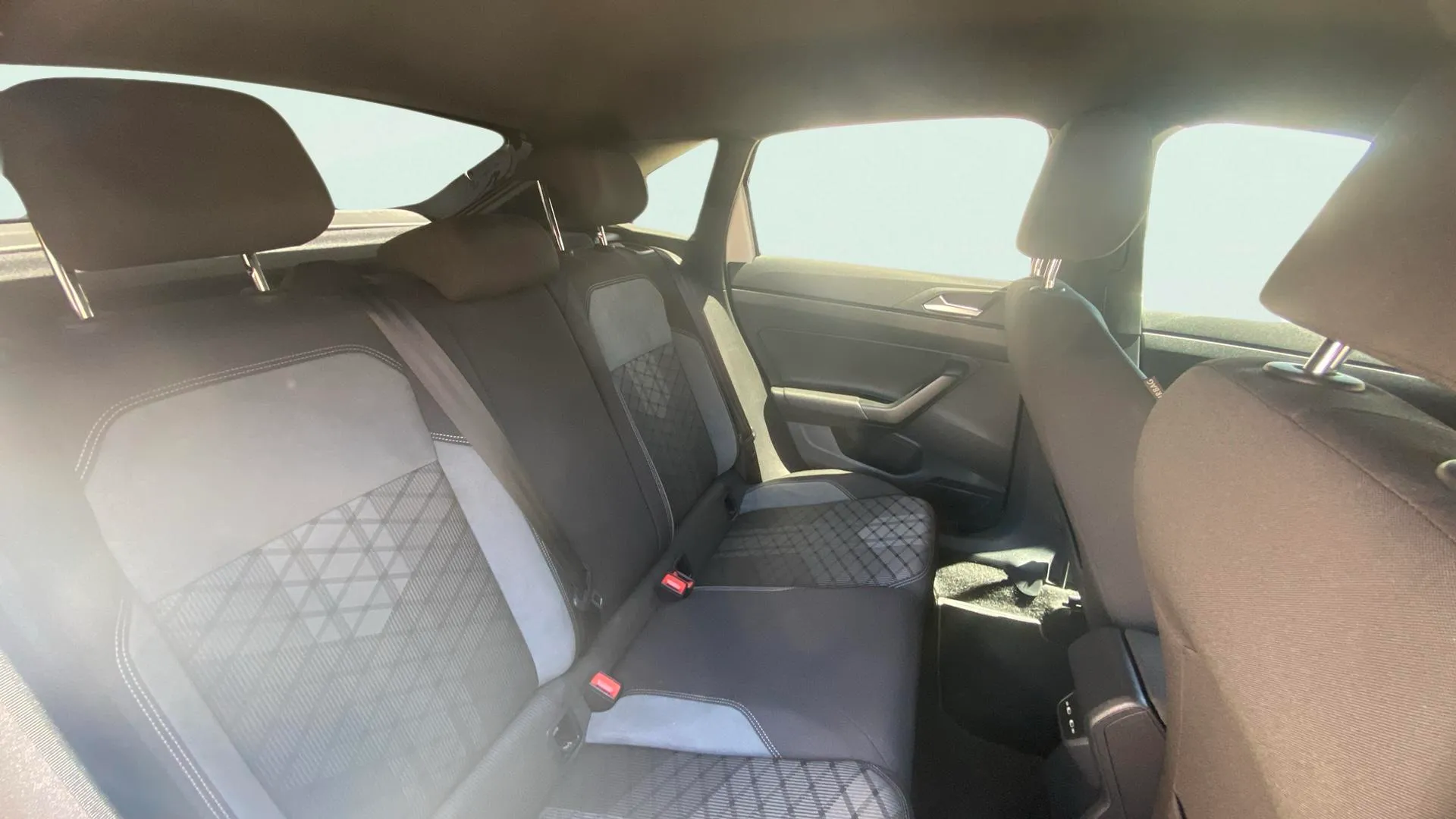 Volkswagen Taigo R-Line 1.0 TSI DSG - foto 18