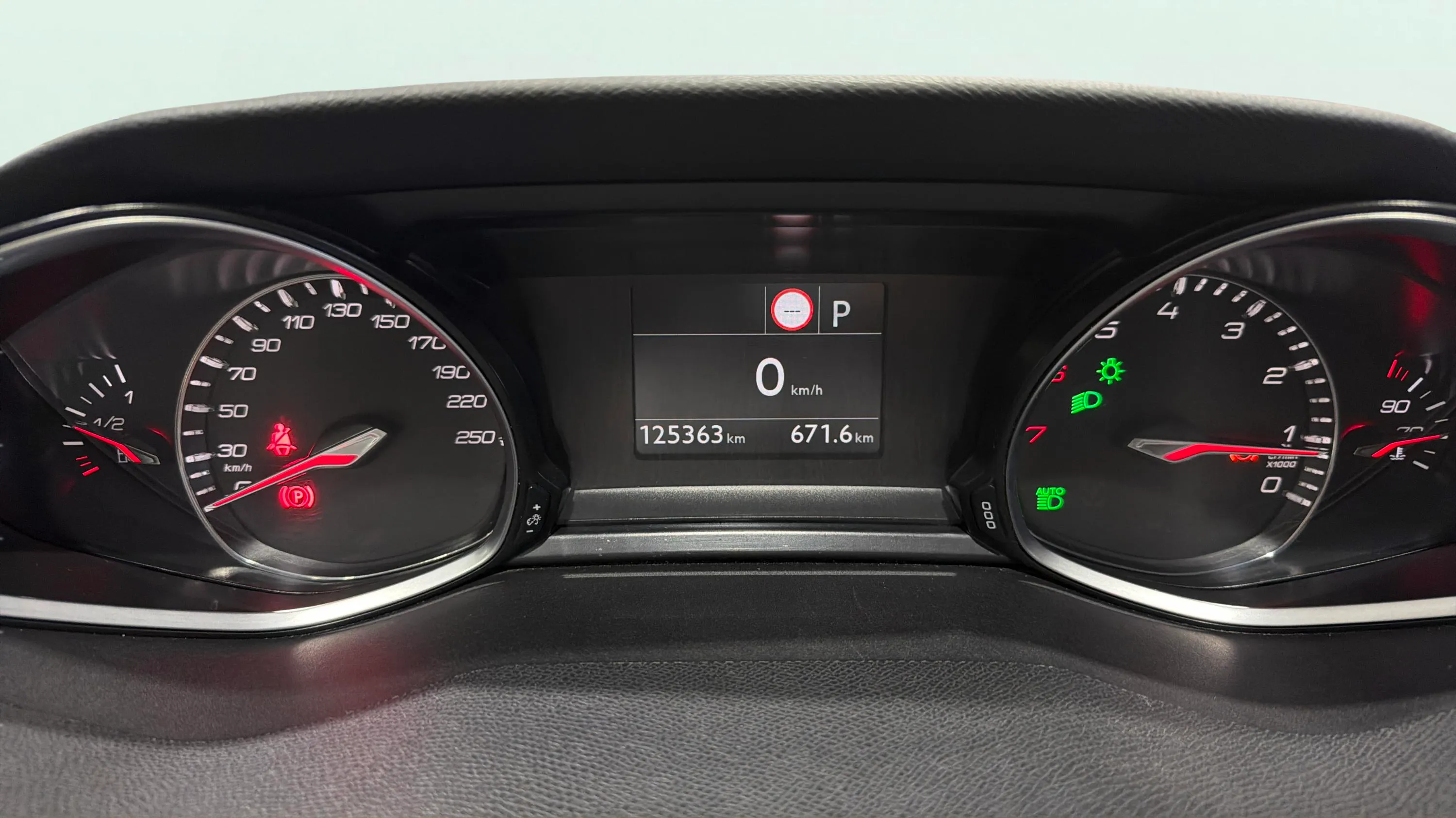 Peugeot 308 Allure 1.2 PureTech EAT8 - foto 19