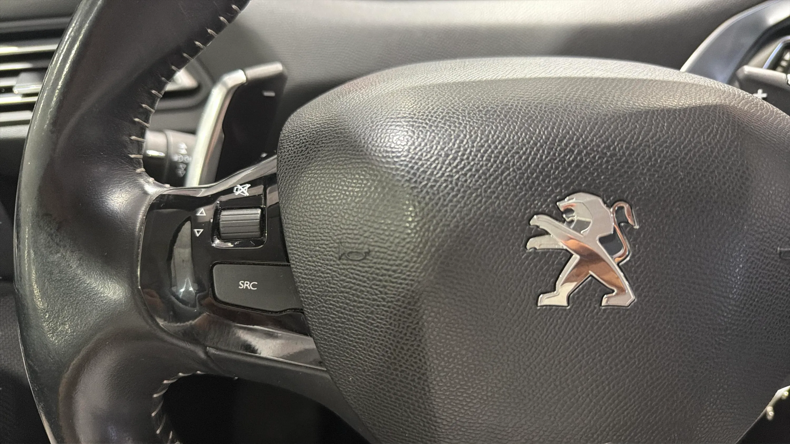 Peugeot 308 Allure 1.2 PureTech EAT8 - foto 17