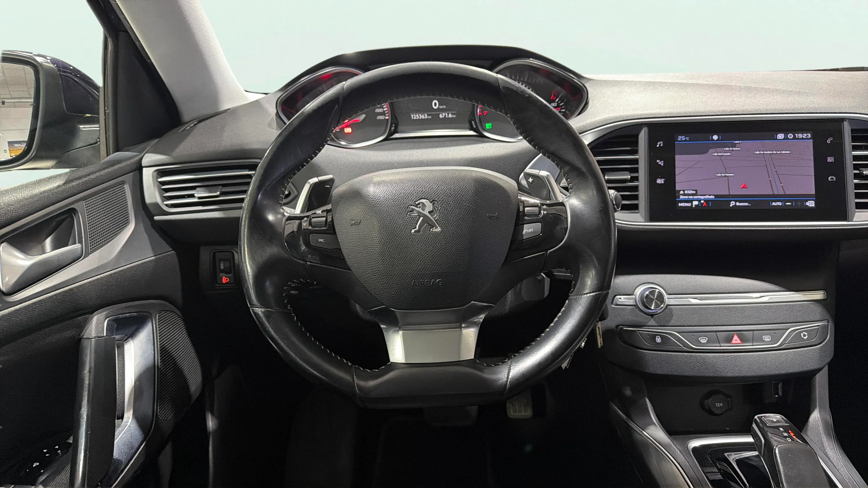 Peugeot 308 Allure 1.2 PureTech EAT8 - foto 28