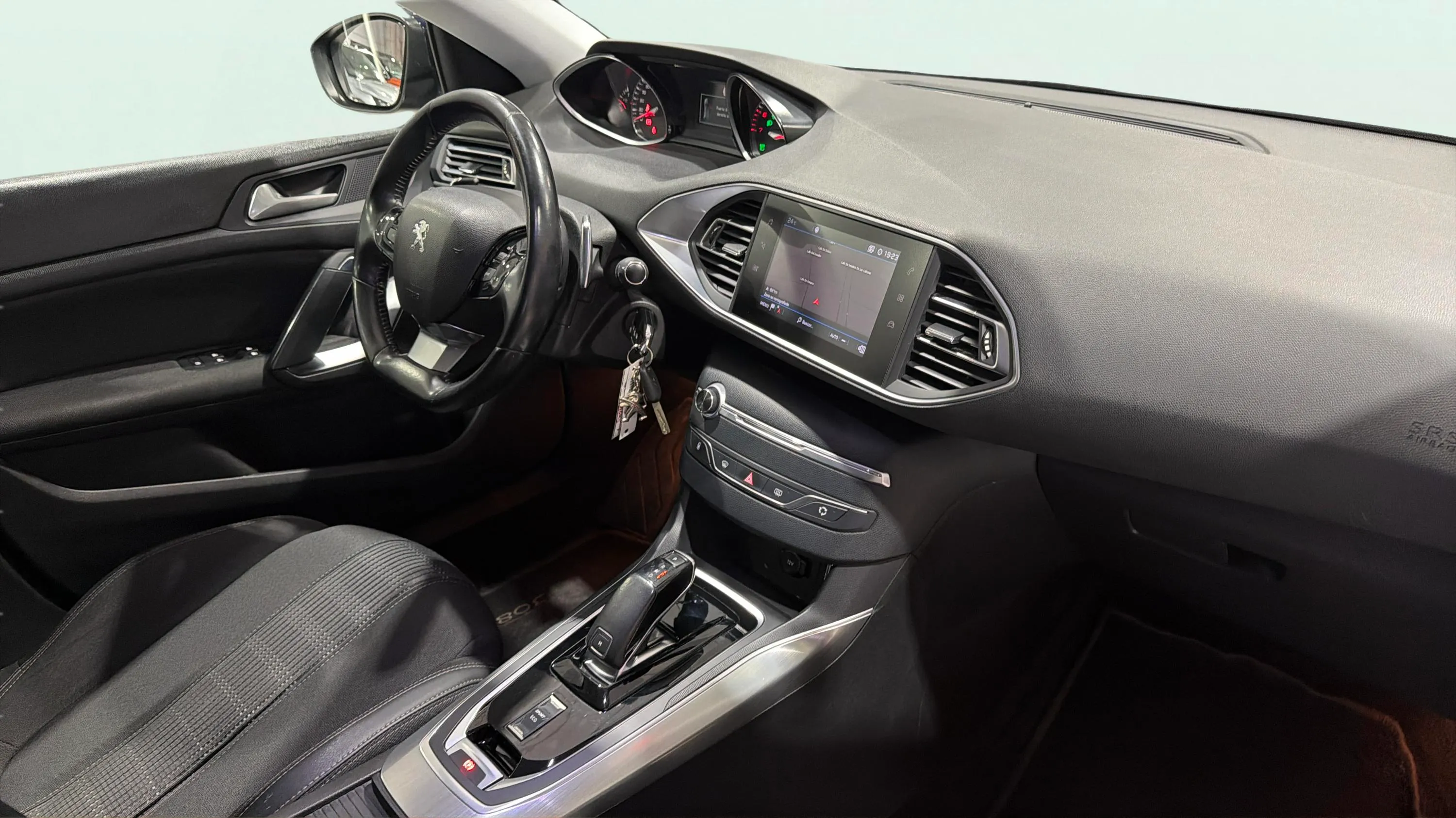 Peugeot 308 Allure 1.2 PureTech EAT8 - foto 12