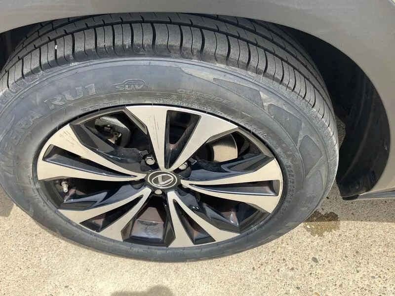 Lexus NX 2.5 300h Premium 2WD - foto 19