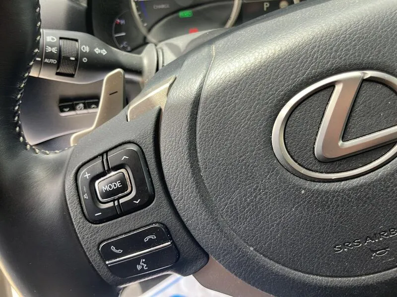 Lexus NX 2.5 300h Premium 2WD - foto 44