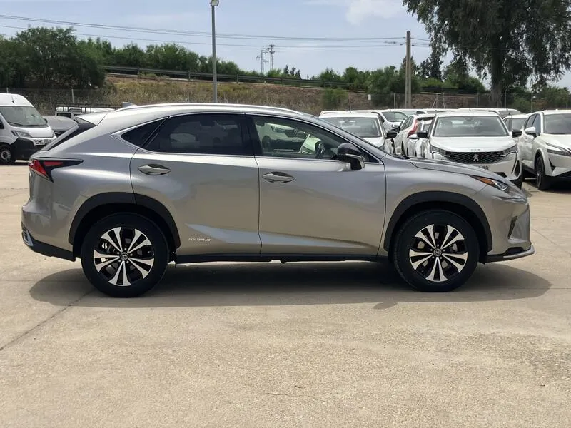 Lexus NX 2.5 300h Premium 2WD - foto 7