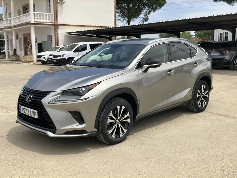 Lexus NX 2.5 300h Premium 2WD - foto 2