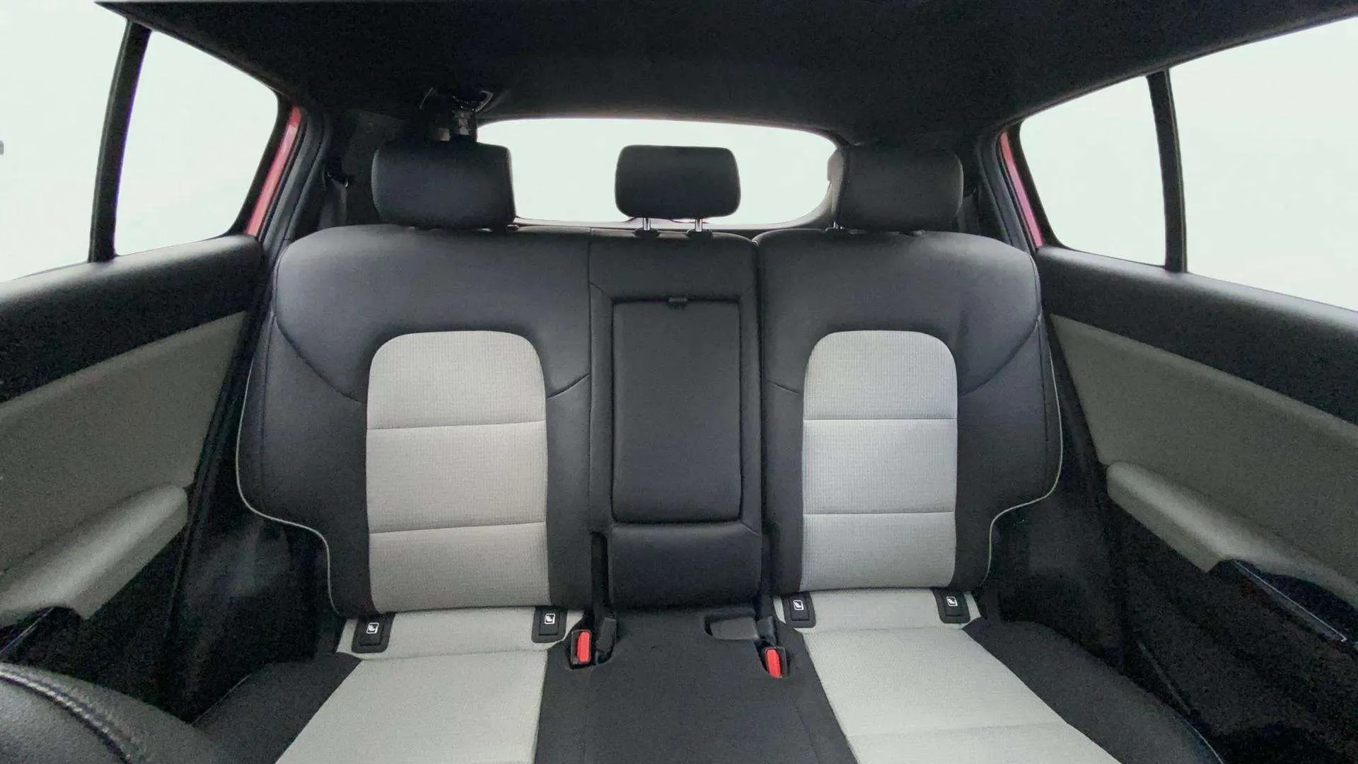 Kia Sportage 1.6 T-GDi GT Line Essential 4x4 - foto 17