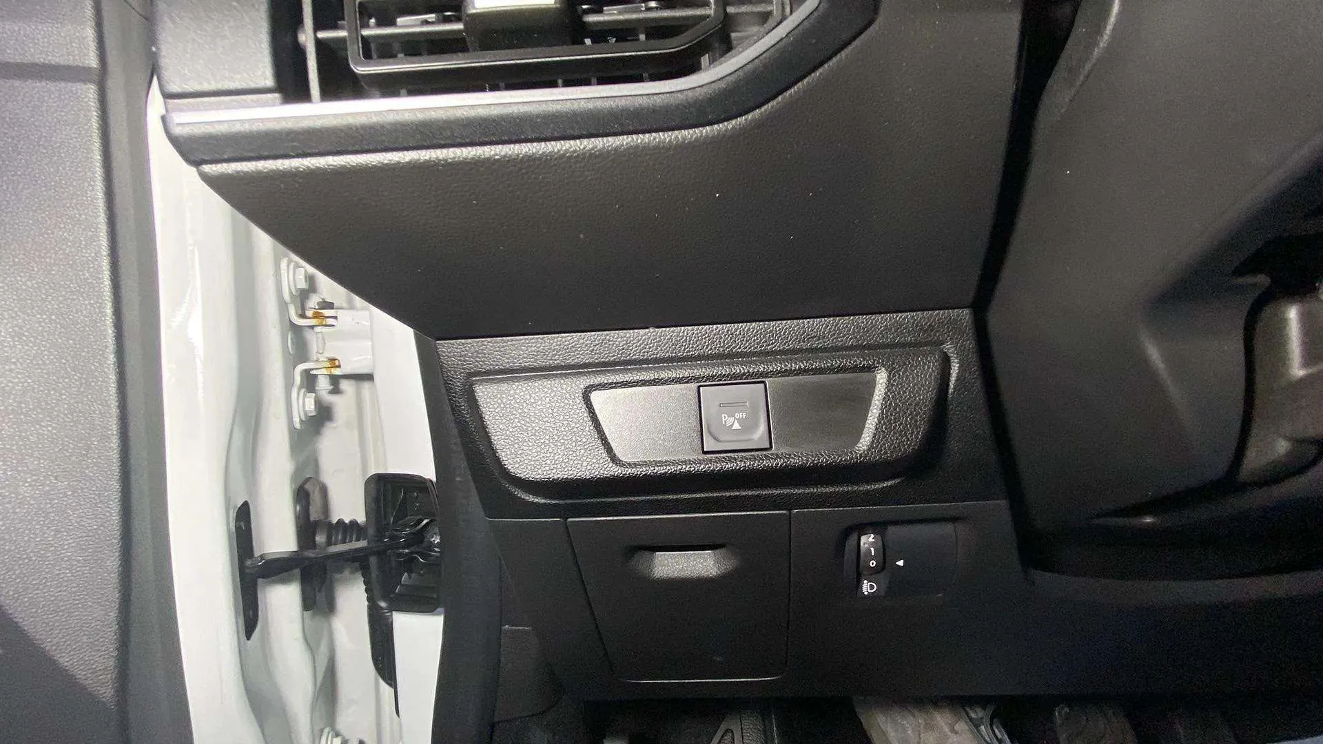 Dacia Sandero Essential TCe - foto 26