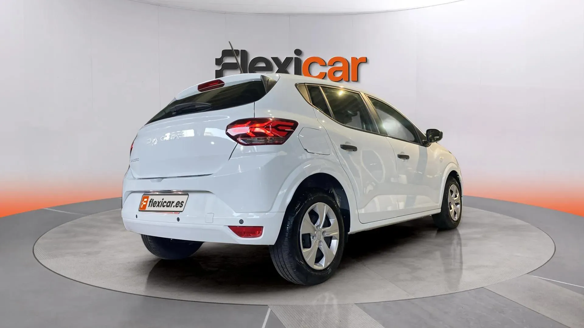 Dacia Sandero Essential TCe - foto 8