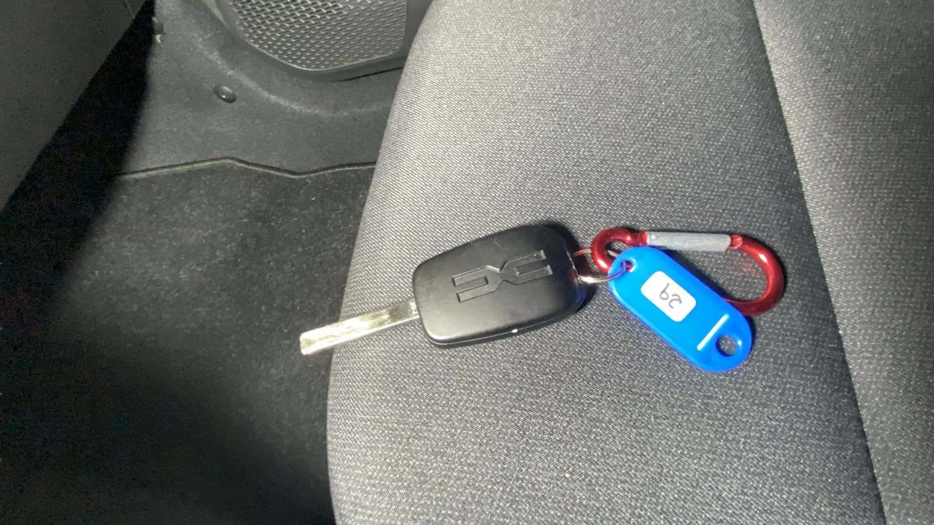 Dacia Sandero Essential TCe - foto 24
