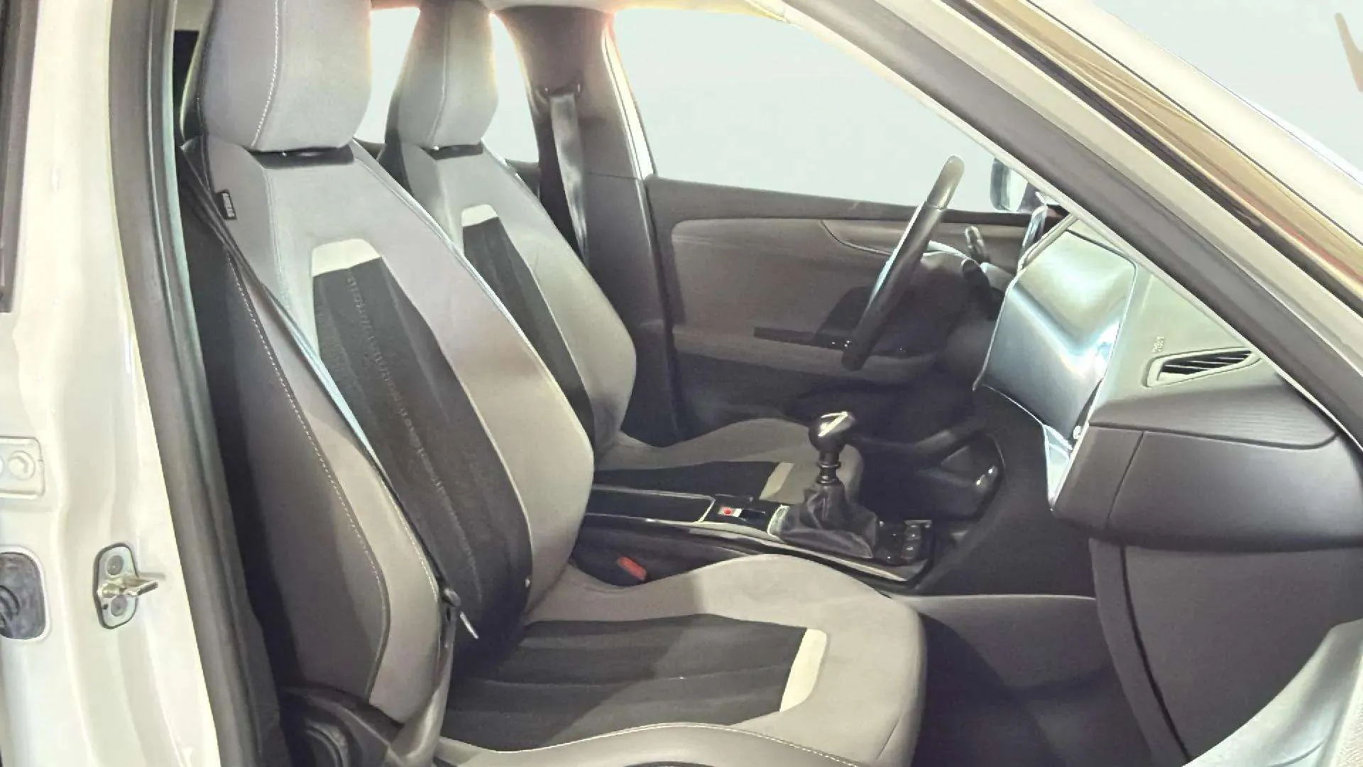 Opel Mokka 1.5 D Business Elegance - foto 22