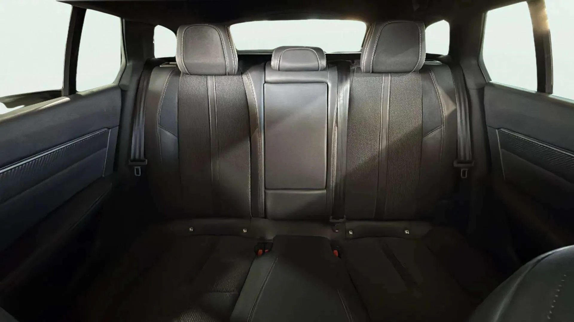 Peugeot 508 SW GT Pack BlueHDi 130 EAT8 - foto 26