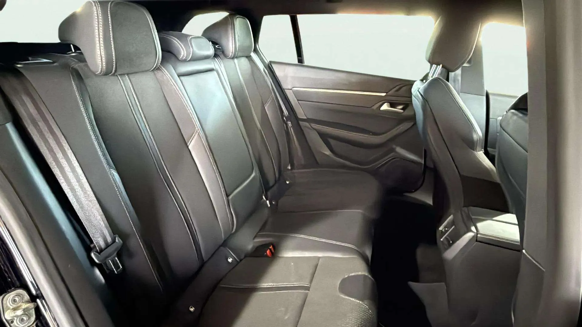 Peugeot 508 SW GT Pack BlueHDi 130 EAT8 - foto 25