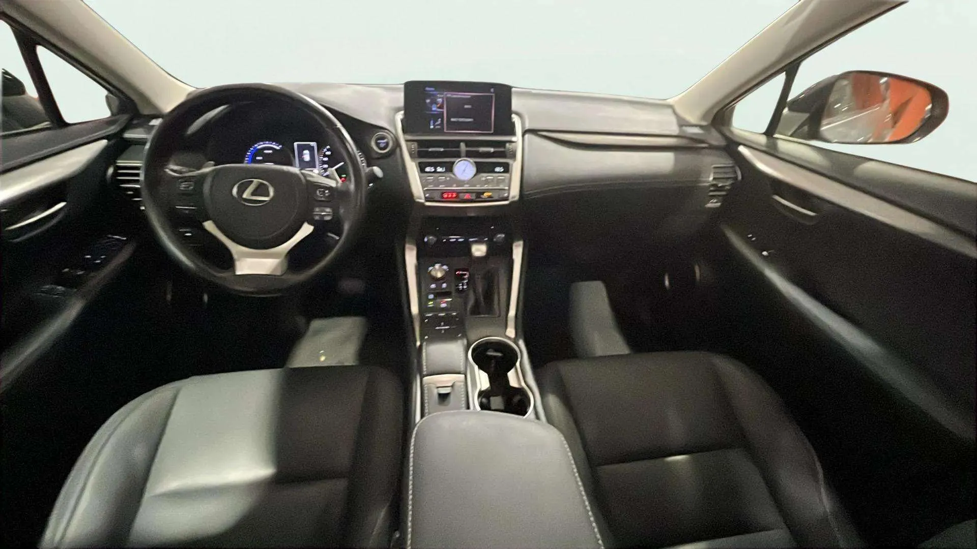 Lexus NX 2.5 300h Premium 2WD - foto 15