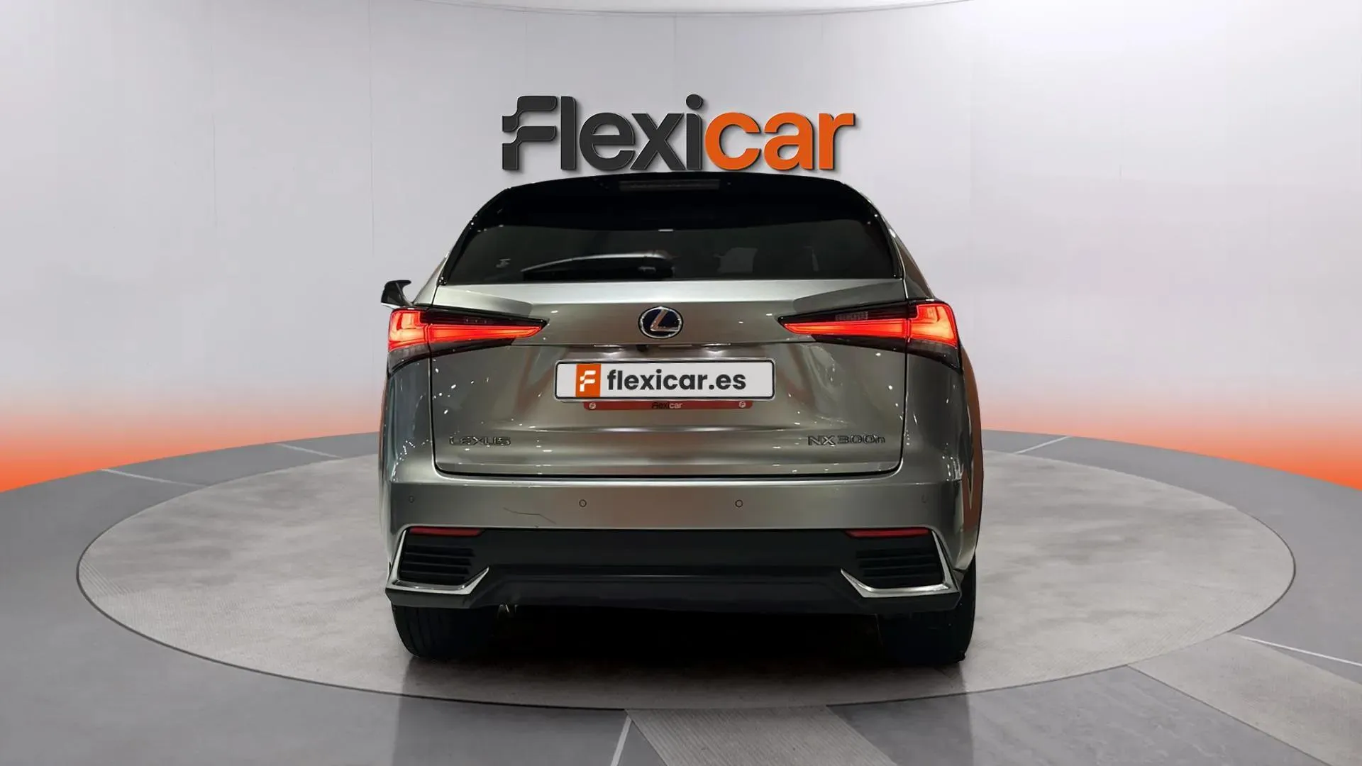 Lexus NX 2.5 300h Premium 2WD - foto 8
