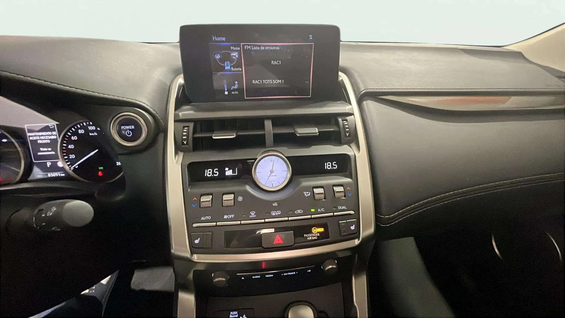 Lexus NX 2.5 300h Premium 2WD - foto 21