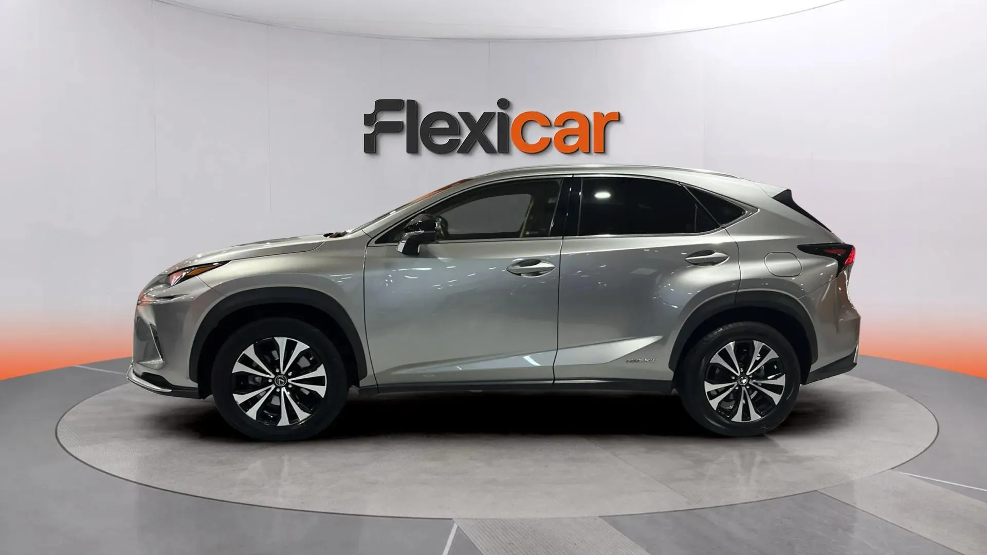 Lexus NX 2.5 300h Premium 2WD - foto 5