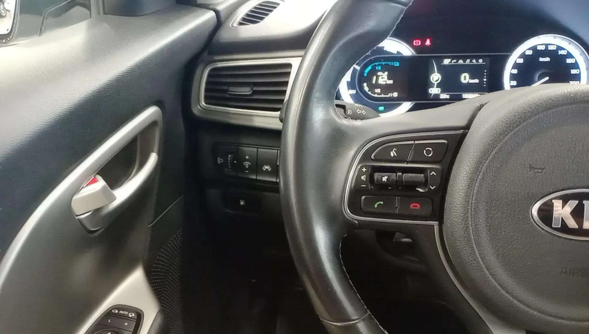 Kia Niro 1.6 GDi Híbrido Concept - foto 10