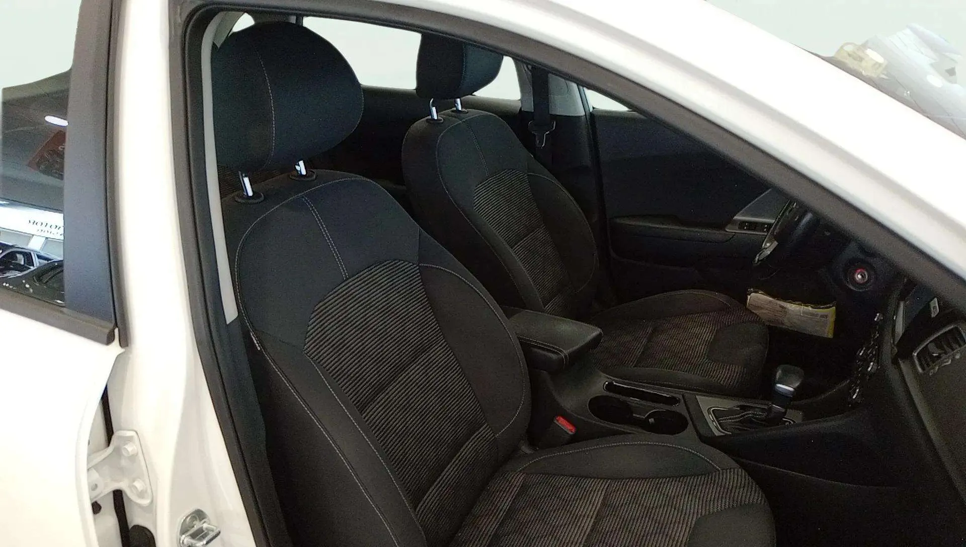 Kia Niro 1.6 GDi Híbrido Concept - foto 19