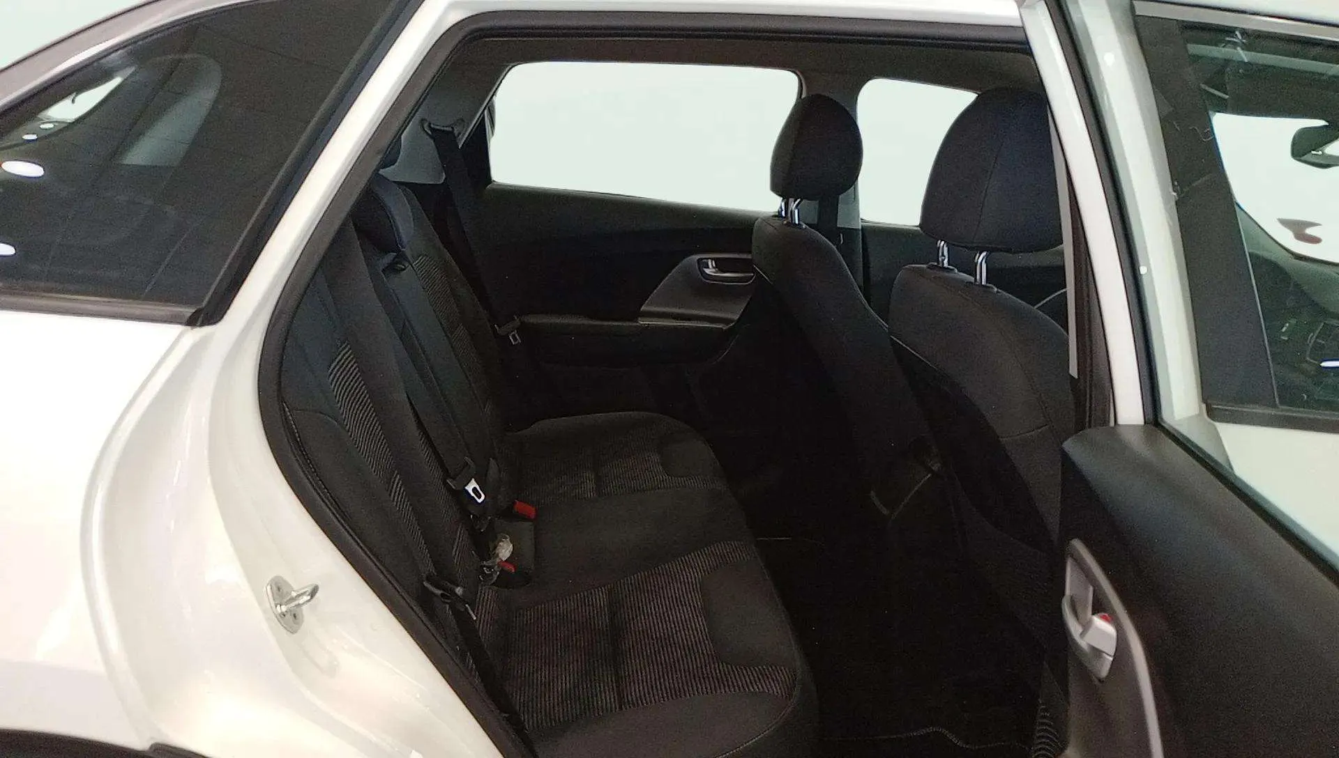 Kia Niro 1.6 GDi Híbrido Concept - foto 18