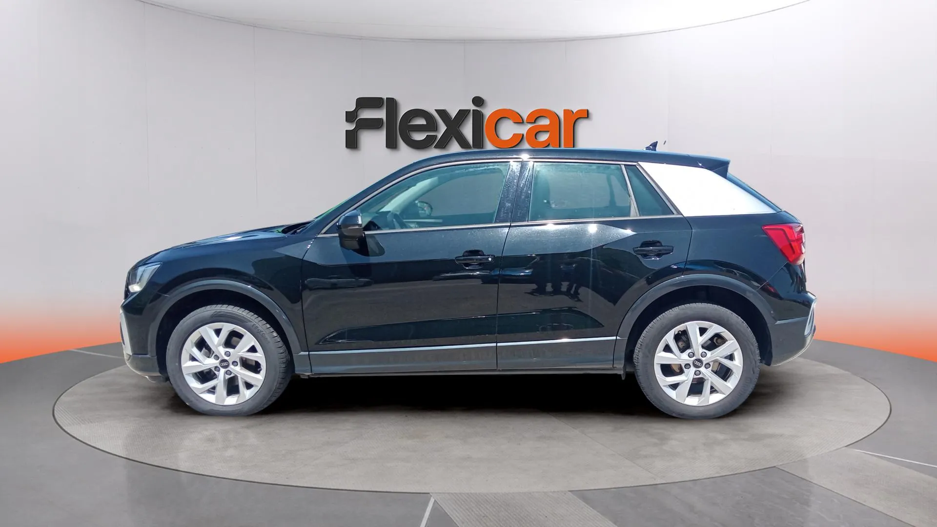 Audi Q2 30 TDI - foto 6