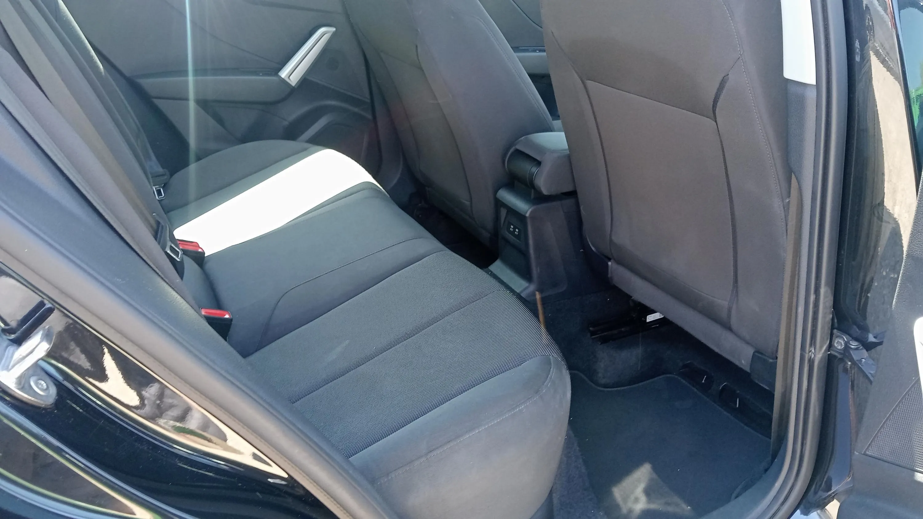 Audi Q2 30 TDI - foto 17