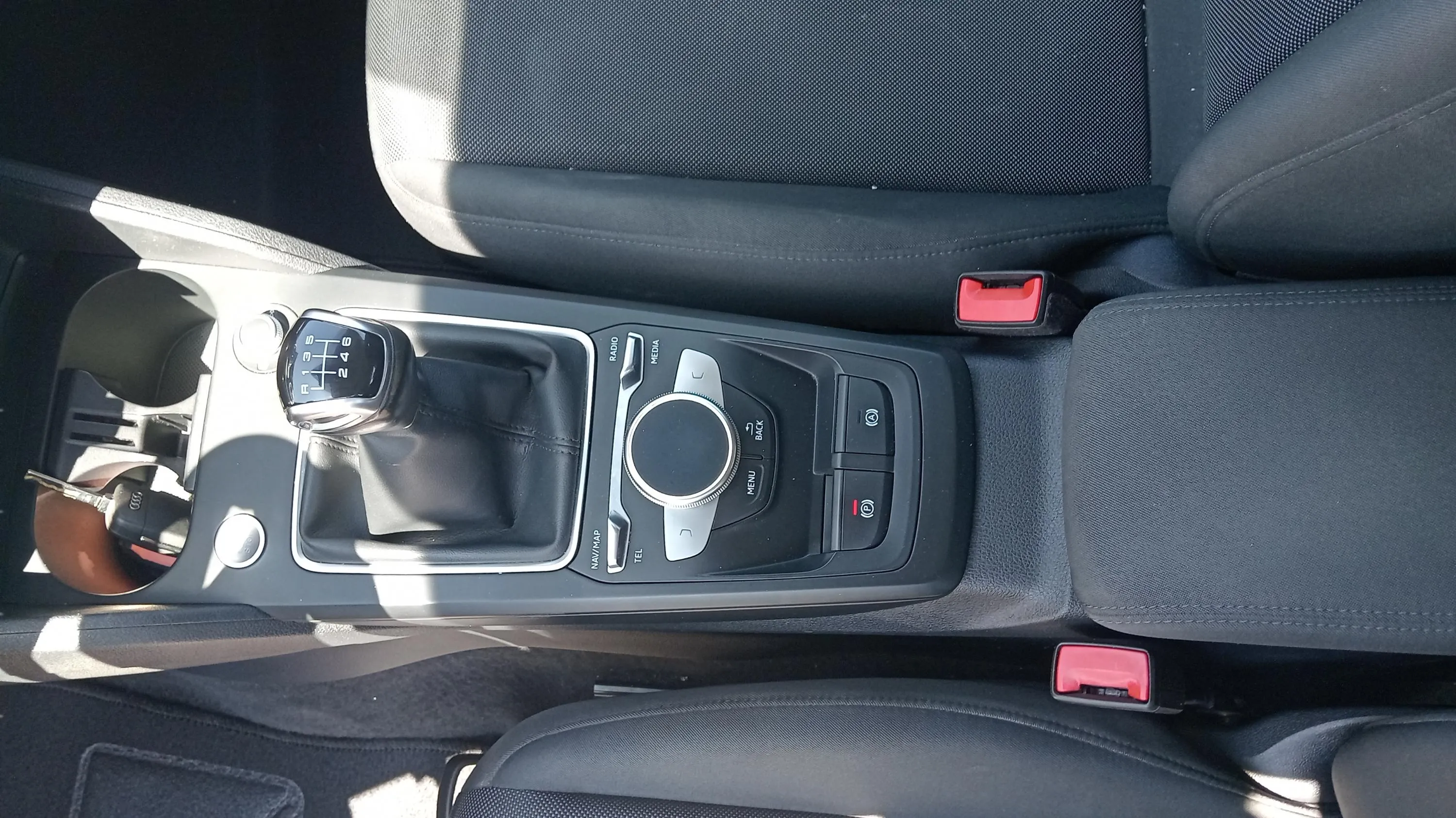 Audi Q2 30 TDI - foto 23