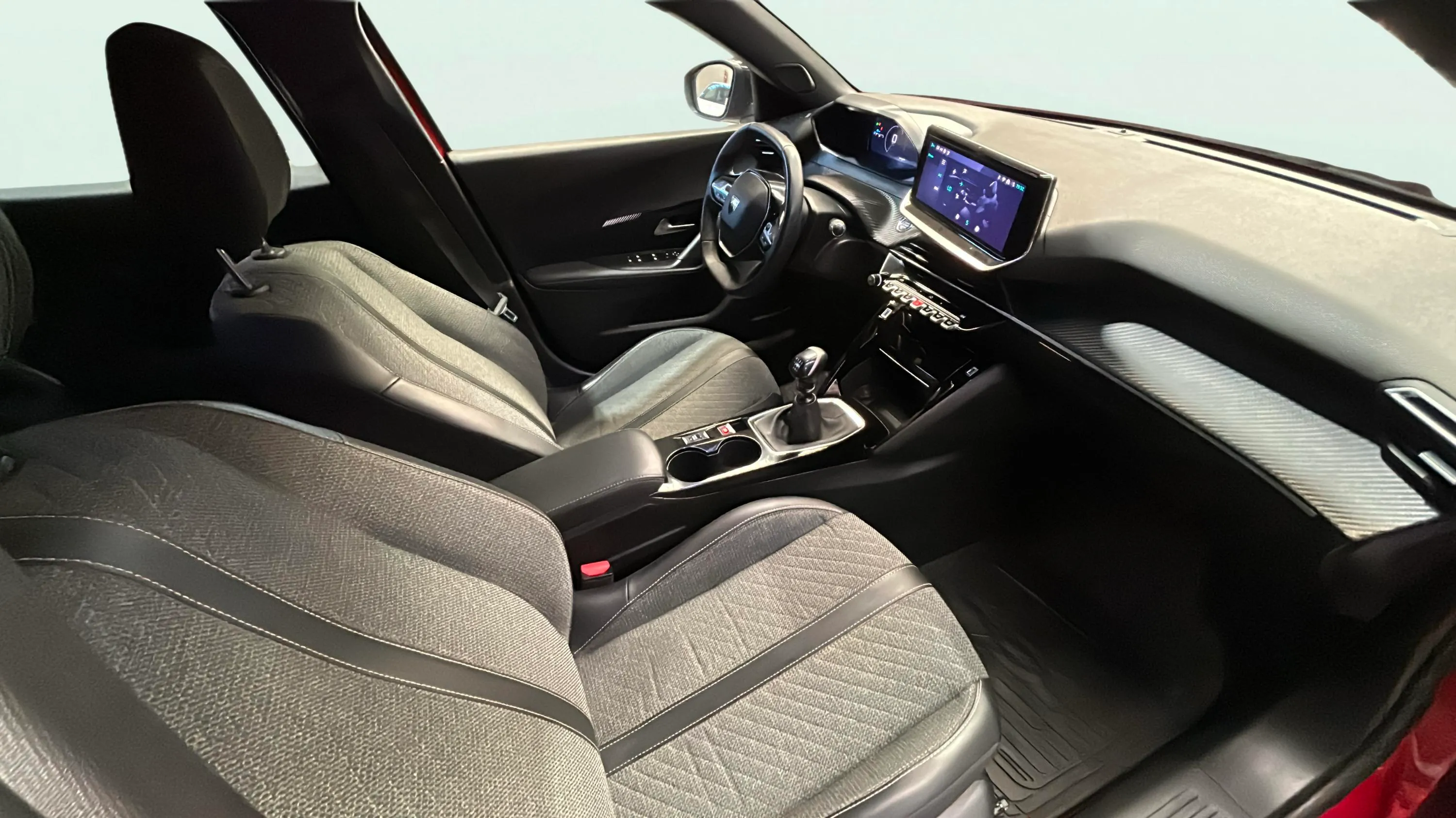 Peugeot 2008 Allure PureTech 100 - foto 14
