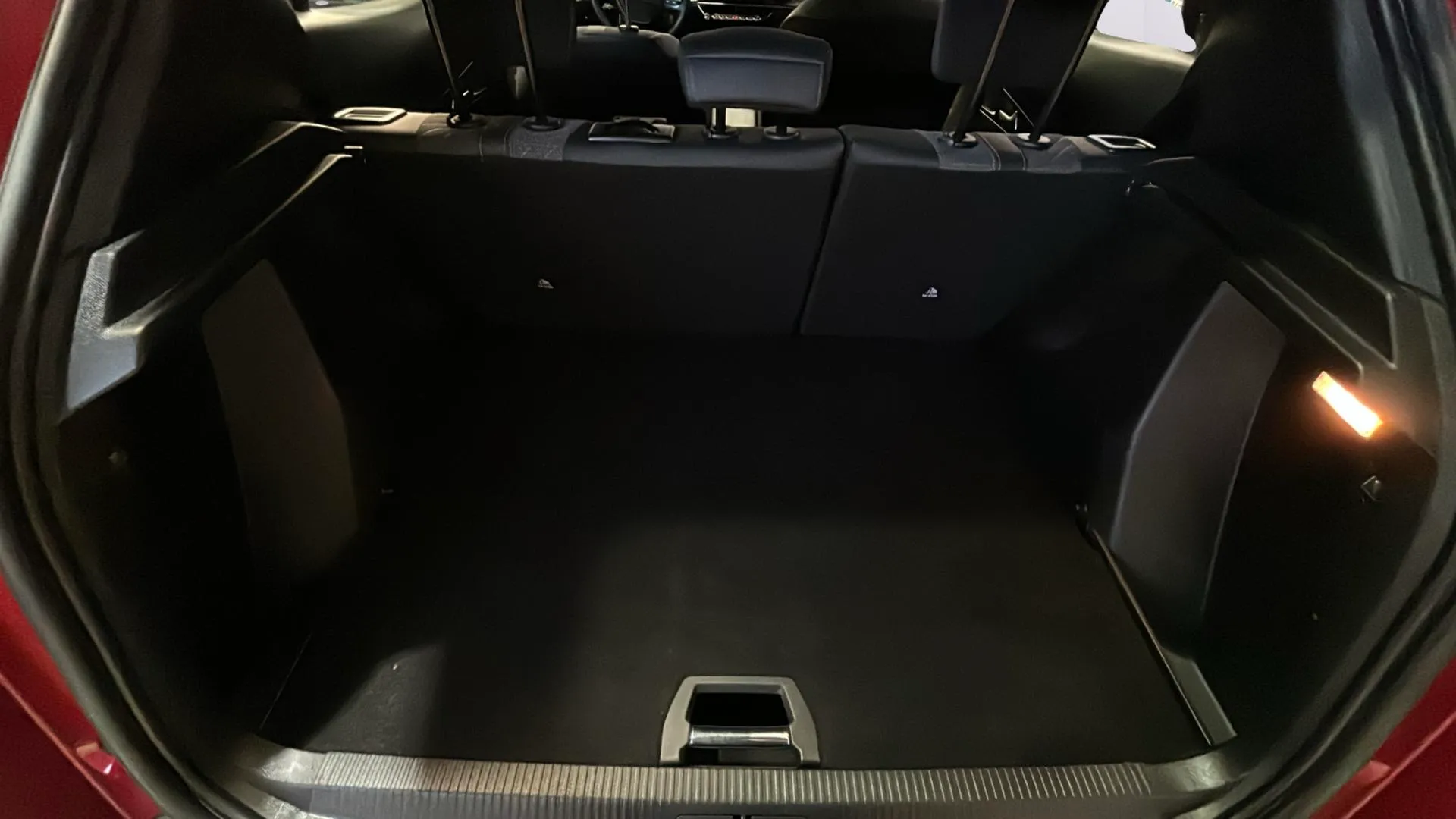 Peugeot 2008 Allure PureTech 100 - foto 16