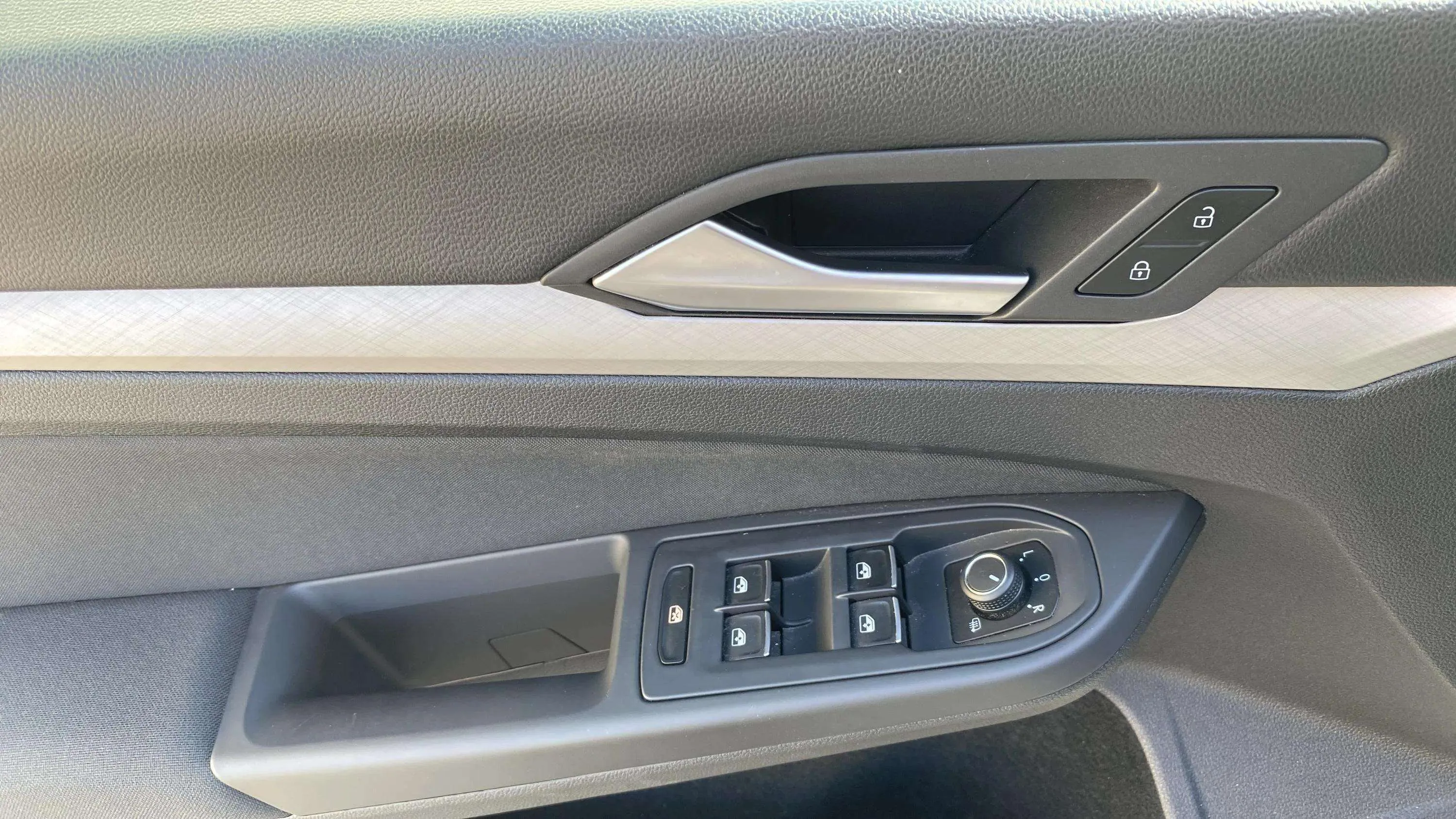 Volkswagen Golf 2.0 TDI DSG - foto 17